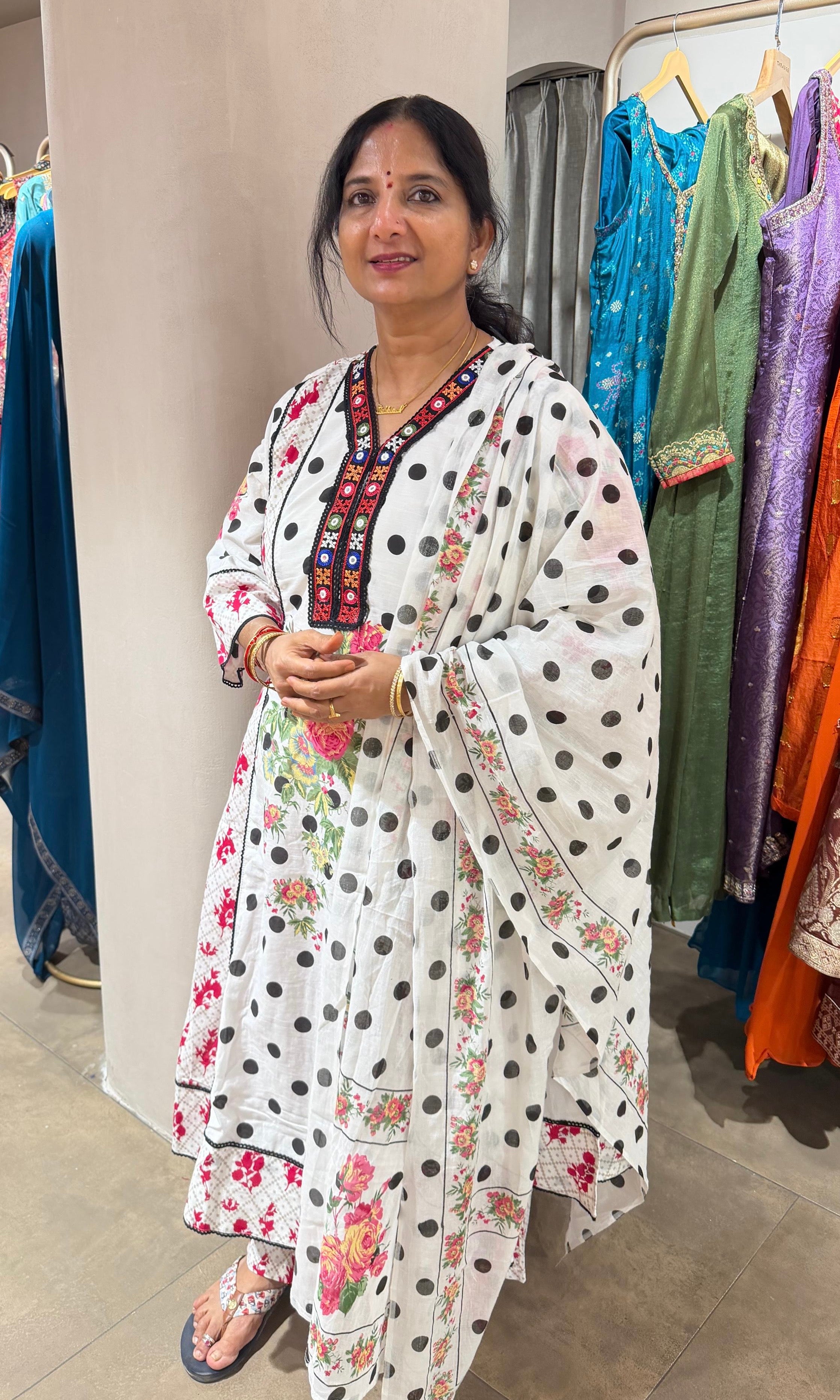 WHITE FLORAL KURTA SET