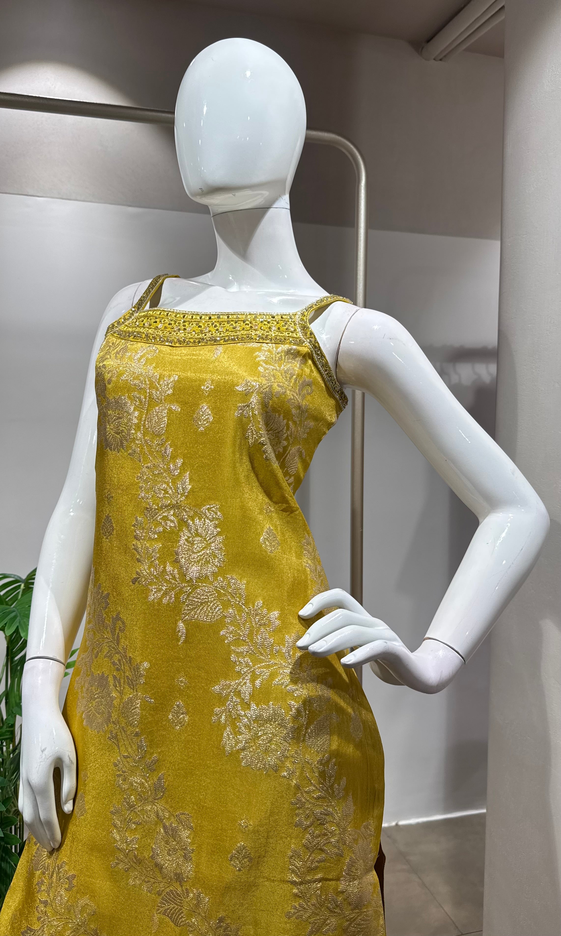 YELLOW GOLDEN FLORAL EMBROIDERED KURTA SET