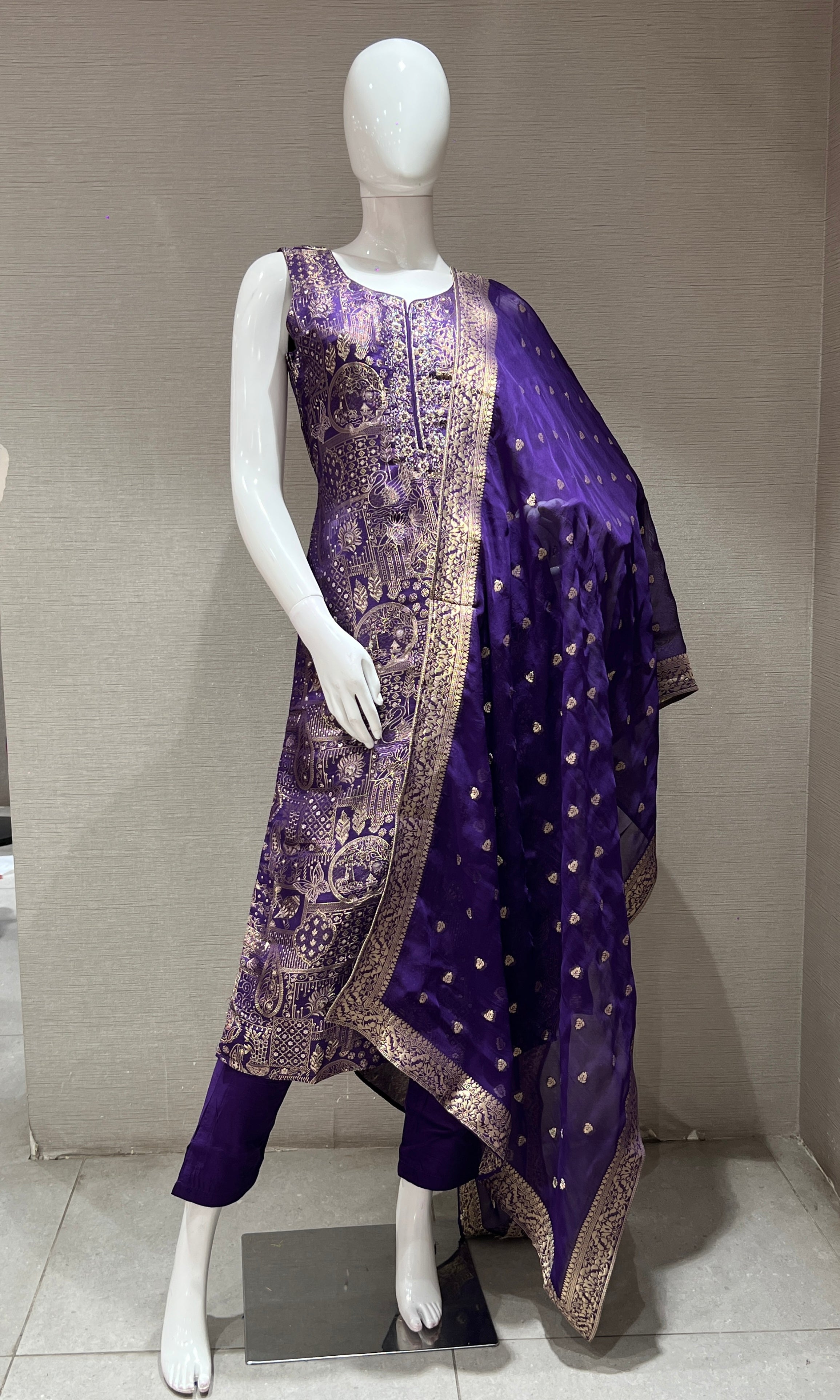 PURPLE ETHNIC KURTA SET WITH WOVEN DUPATTA