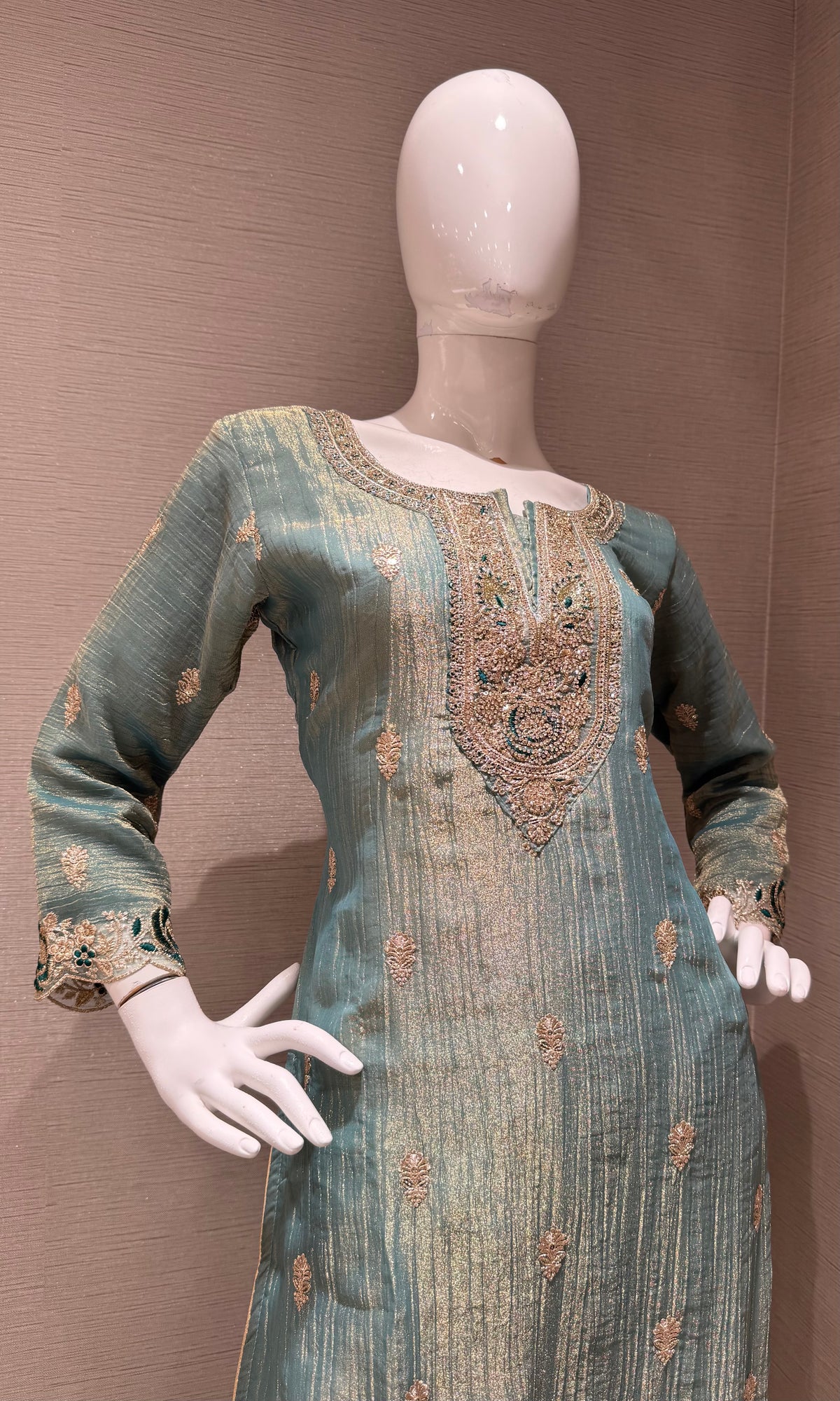 Green Tissue silk Ethnic Kurta Set with Zari dupatta