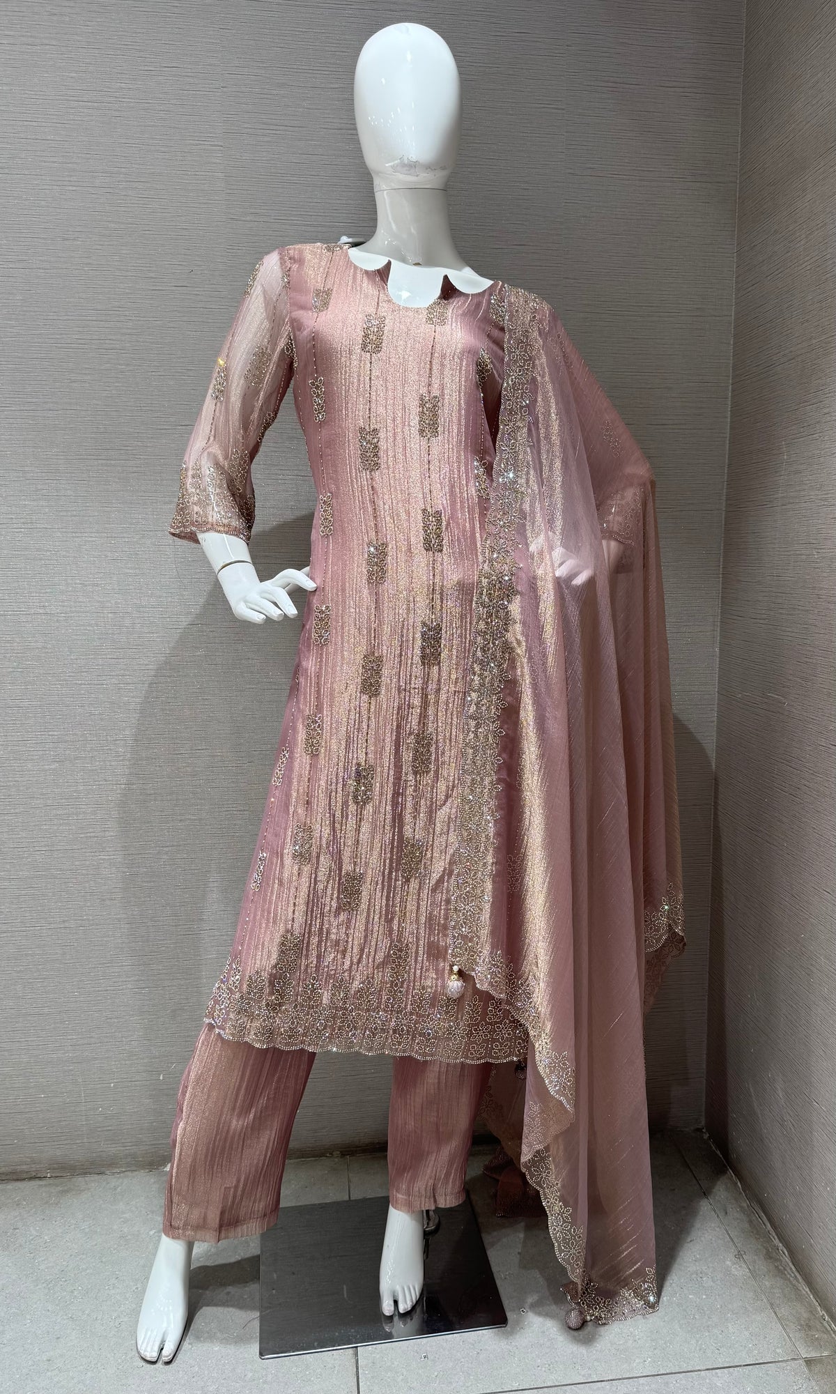 Onion pink Tissue silk embroidered kurta set with dupatta