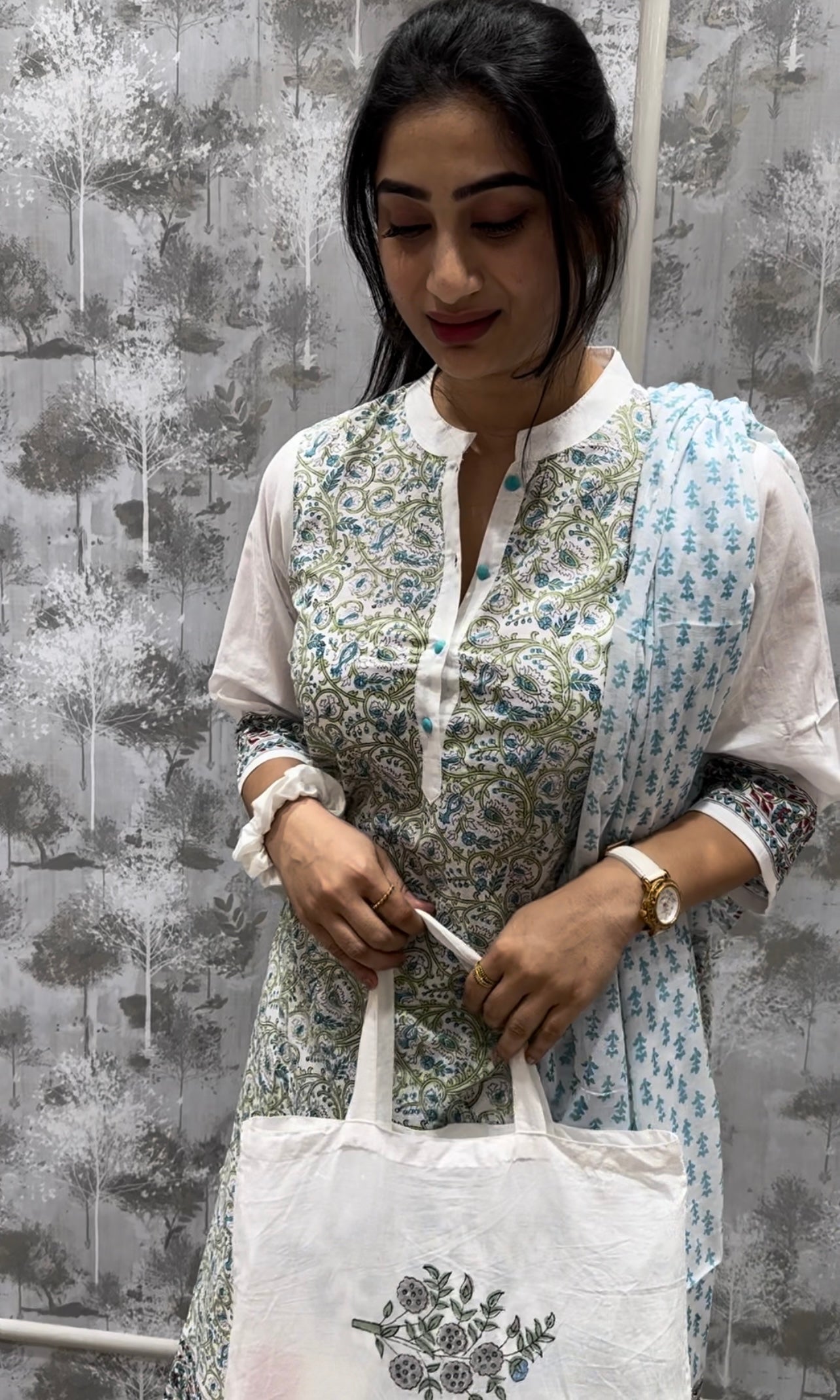 🍃Pastel shade cotton print kurta set with palazzo pants, tote bag, scrunchie🍃White blue green