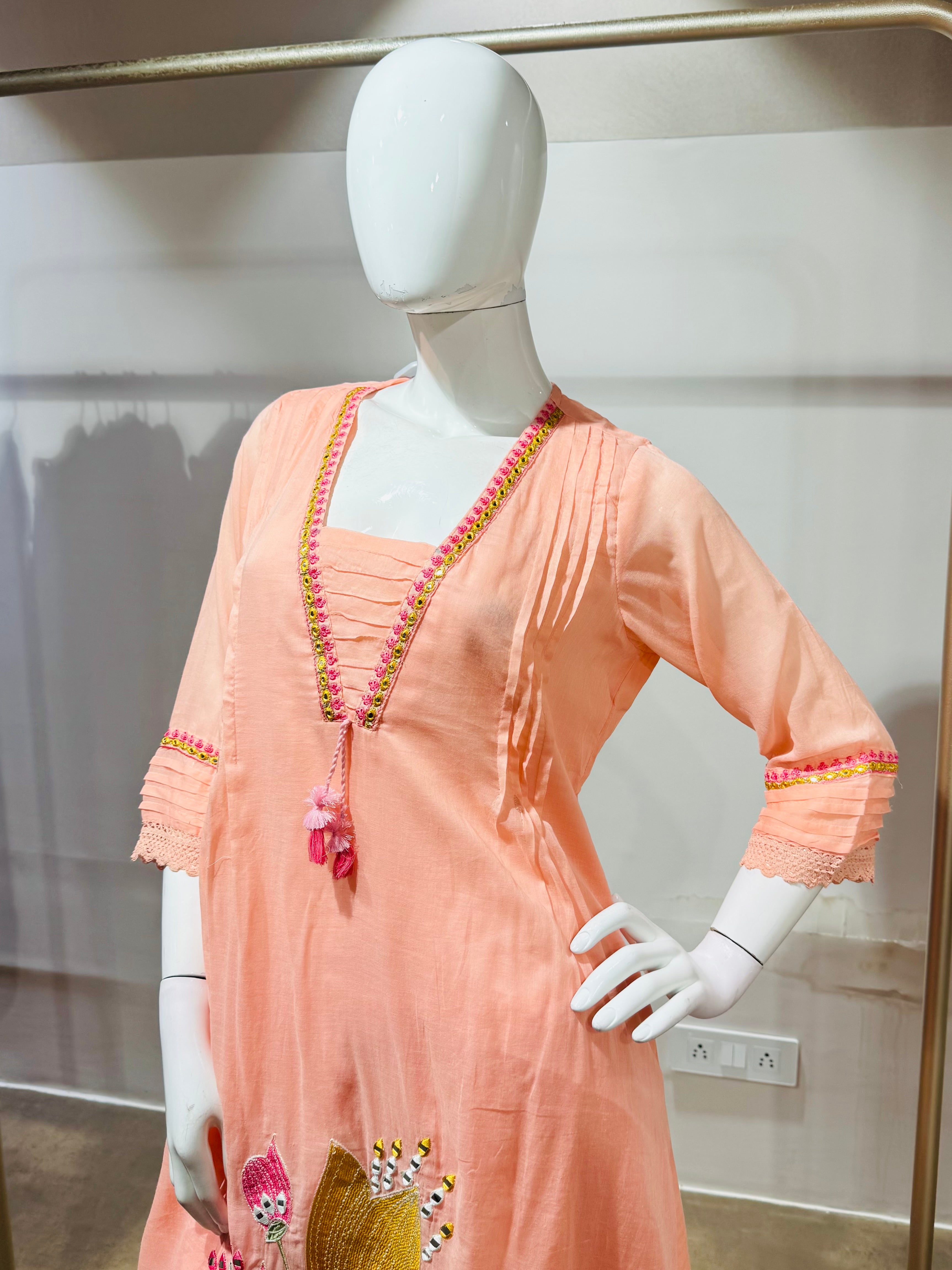 Pink Floral embroidered kurta set