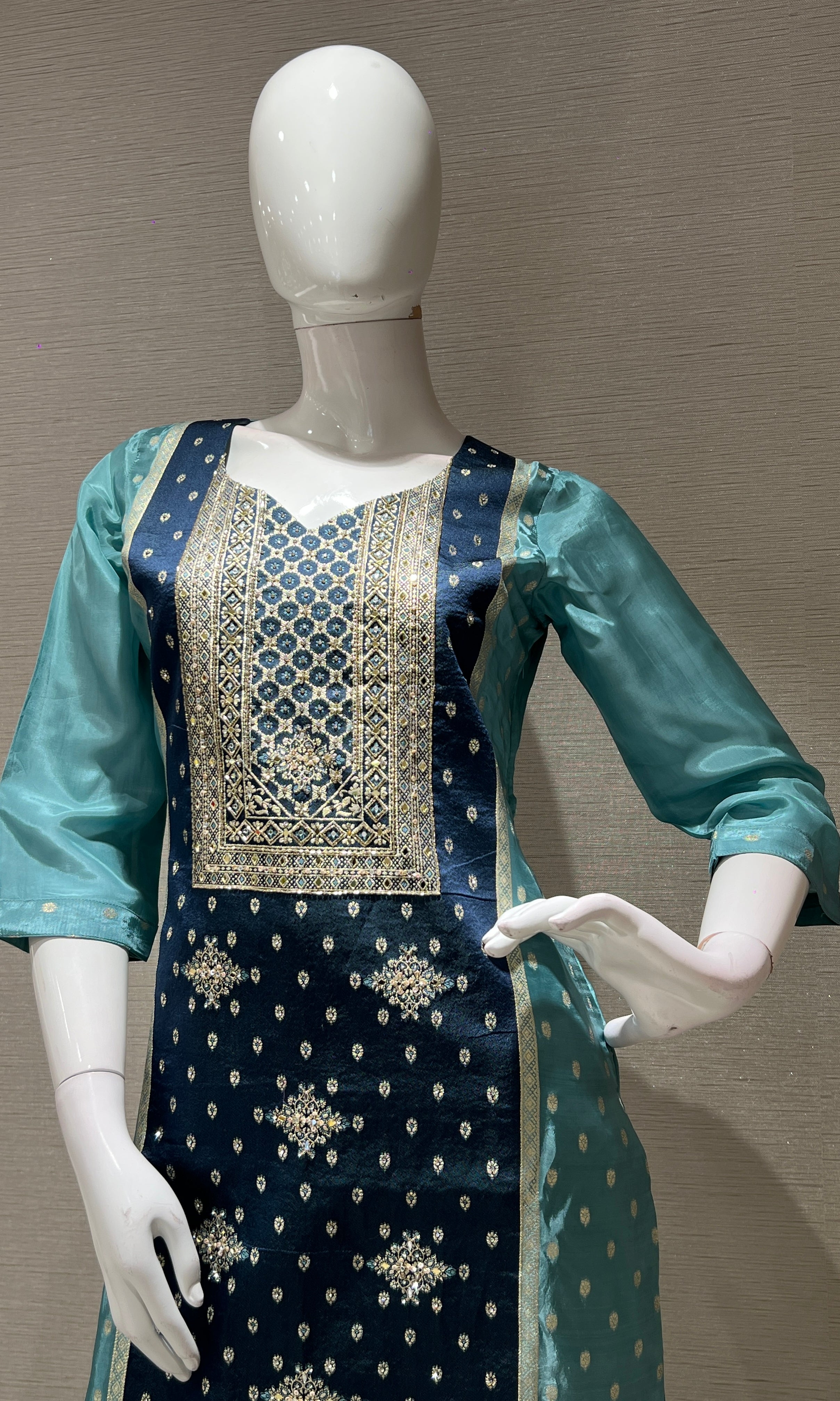 BLUE EMBROIDERED KURTA SET WITH PALAZZO PANTS