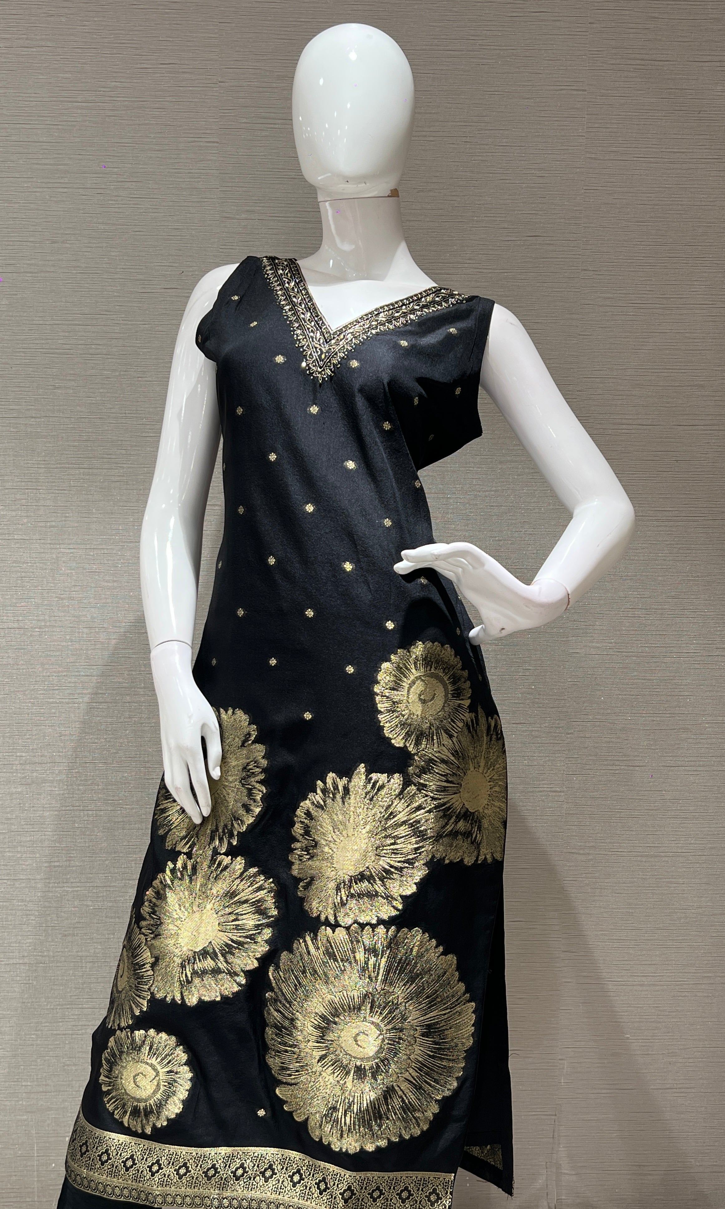 Black GOLD FLORAL EMBROIDERED KURTA SET