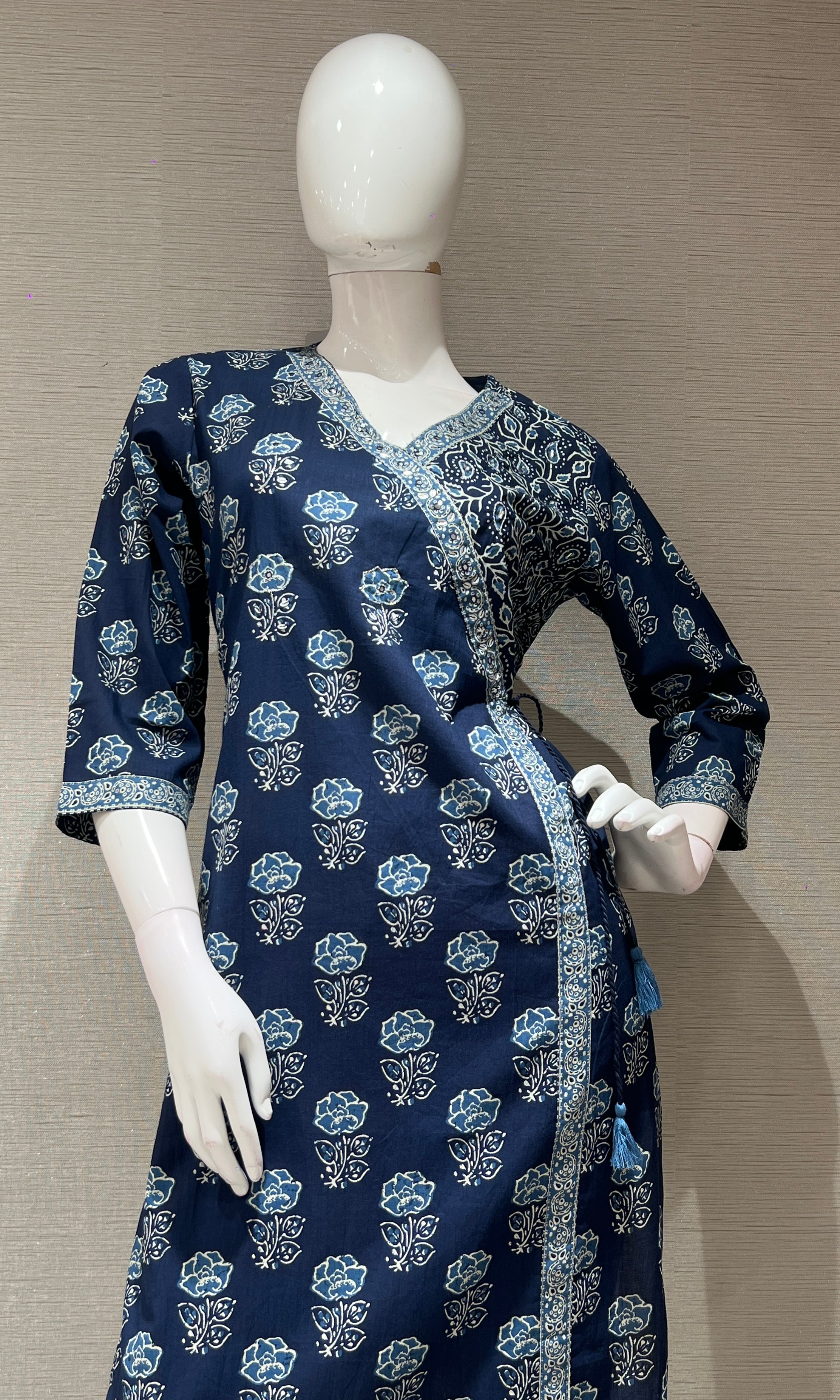 Navy blue FLORAL MOTIF kurta set