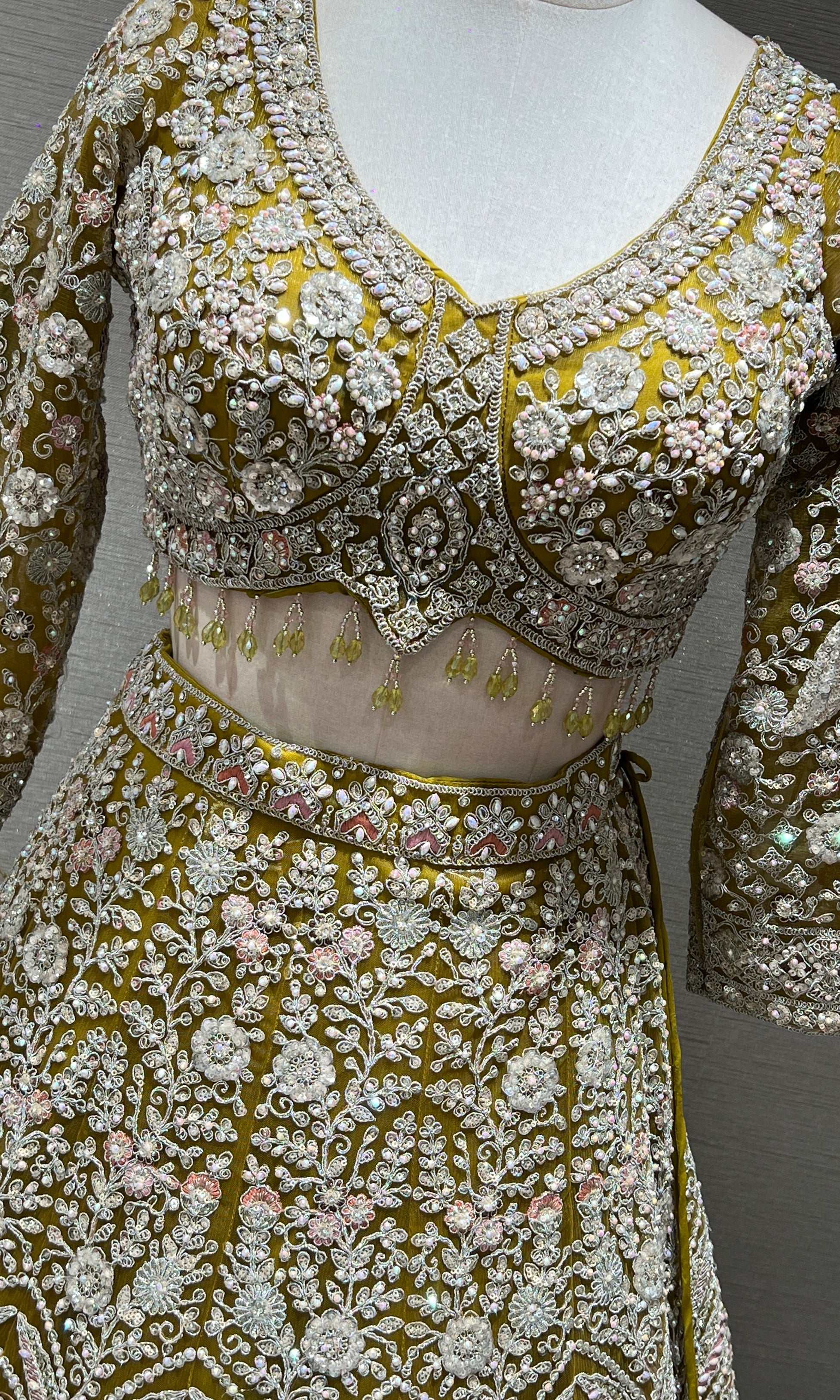 Liril HEAVY INTRICATE EMBROIDERED Lehenga