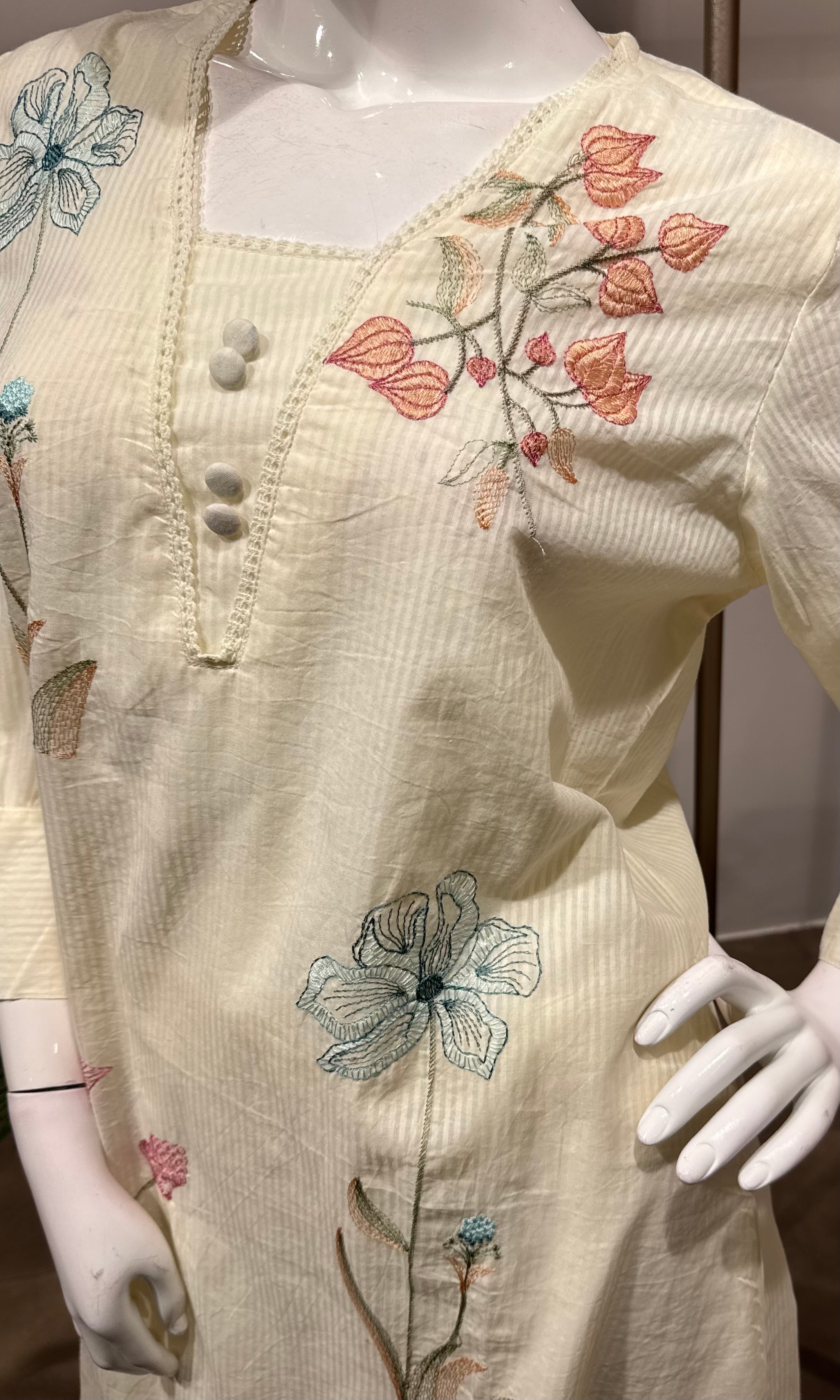 Cream floral printed kurta set