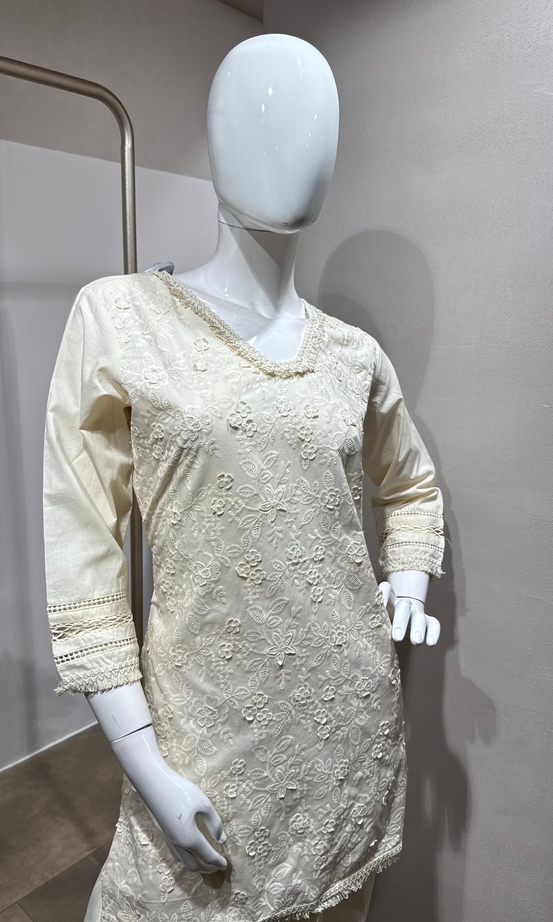 Cream kurta set floral dupatta
