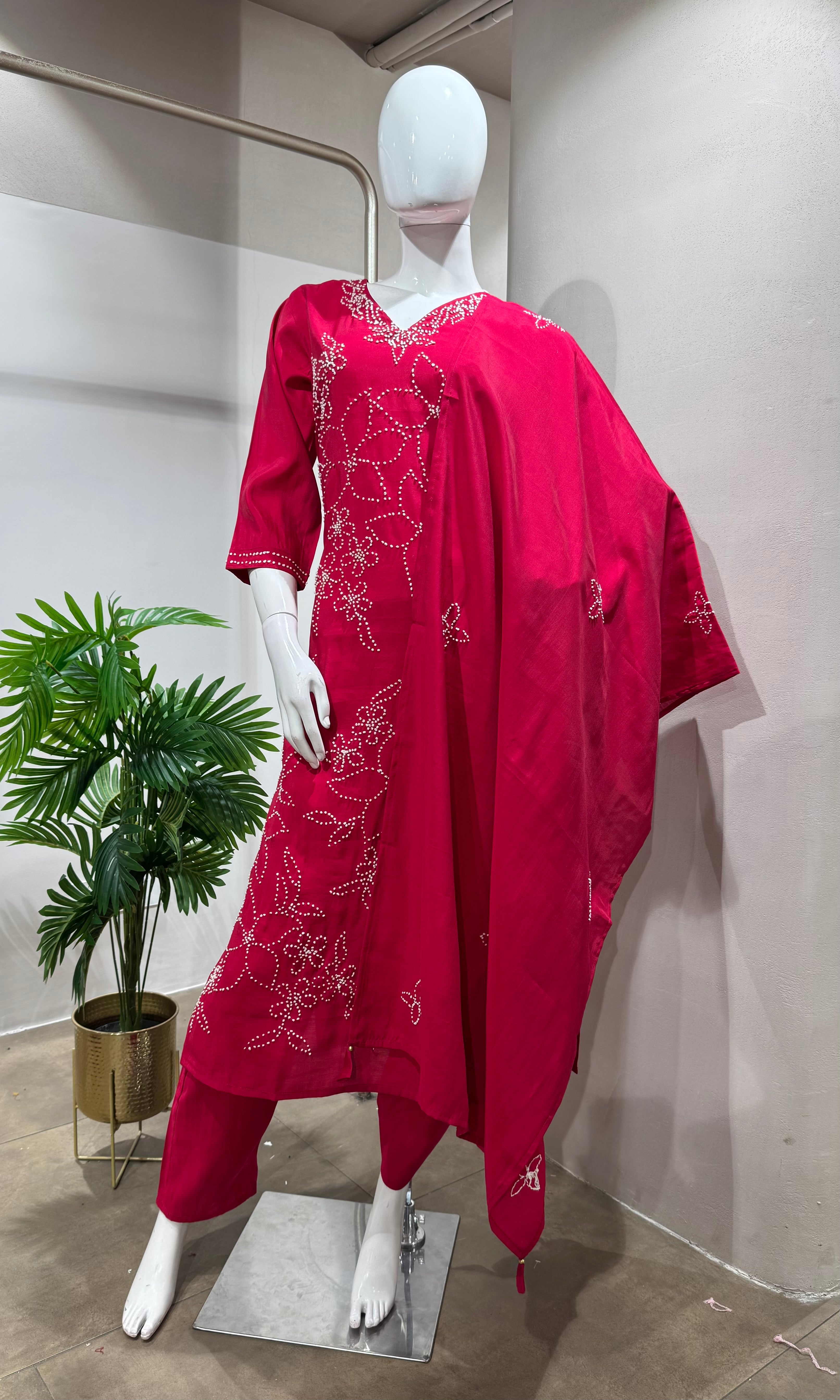 RANI THREAD FLORAL EMBROIDERY KURTA SET