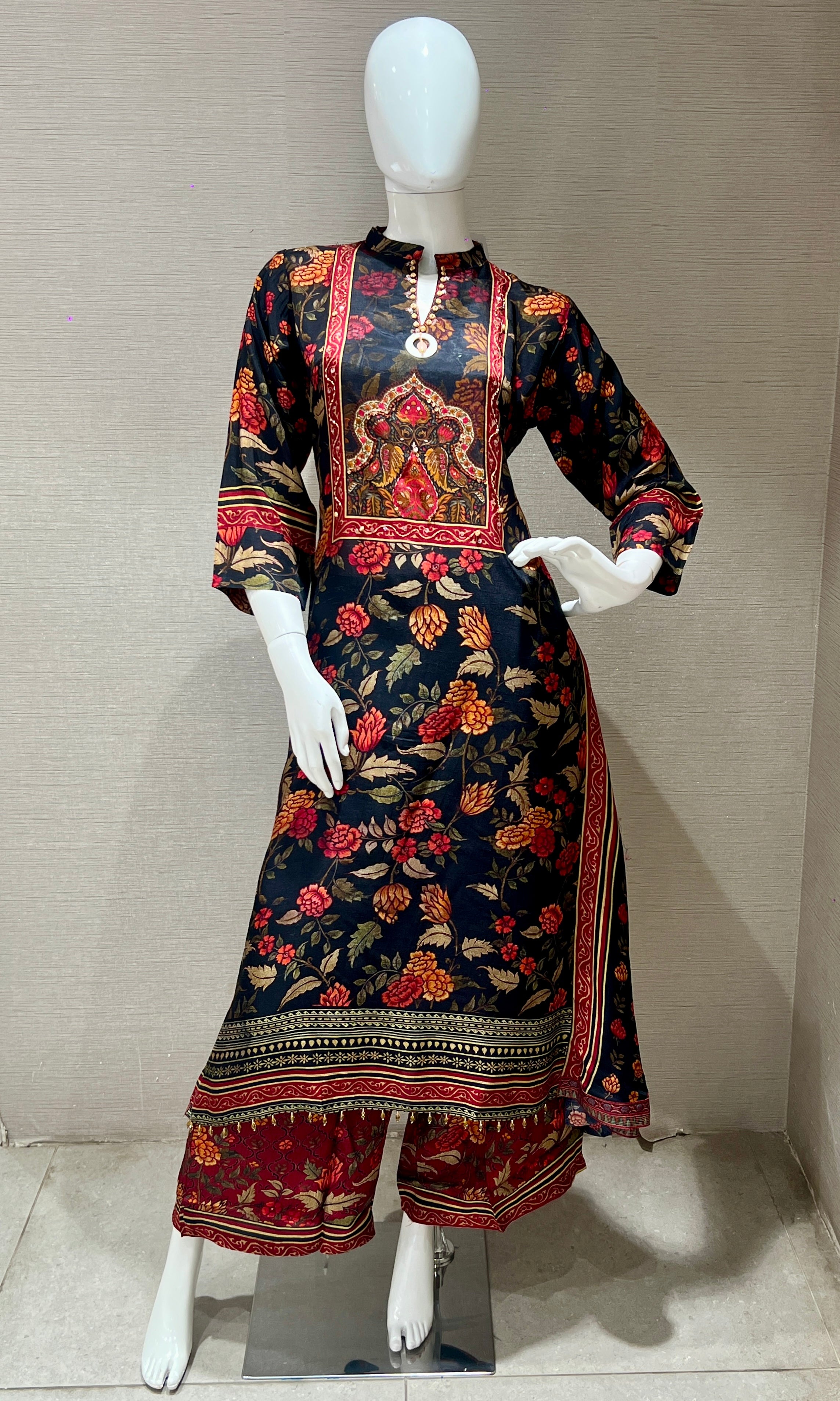 Black kurta set with palazzo pant