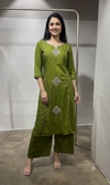 Green Ethnic Motif Kurta with Bottom