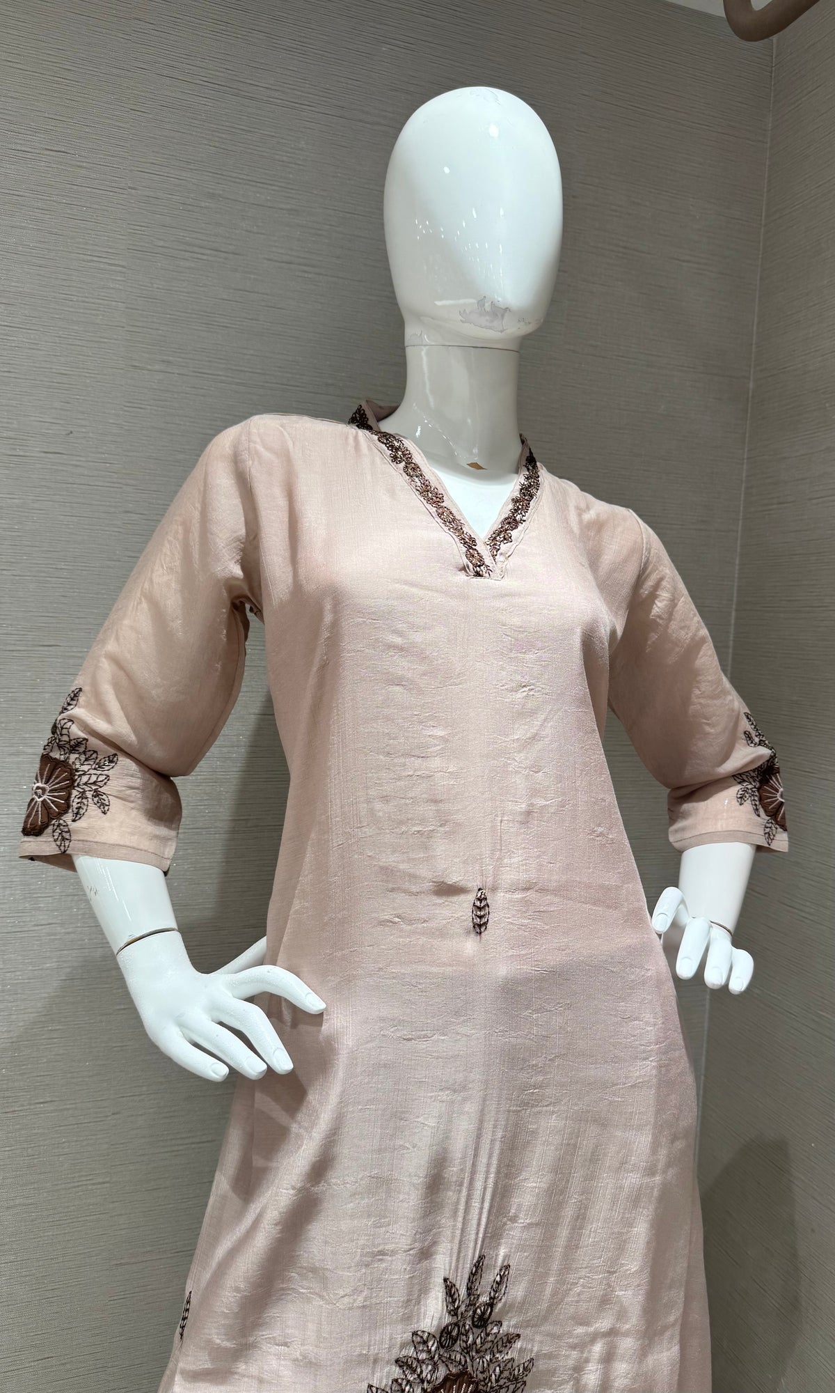 Beige mul silk Floral Accents Straight Kurta Set with dupatta