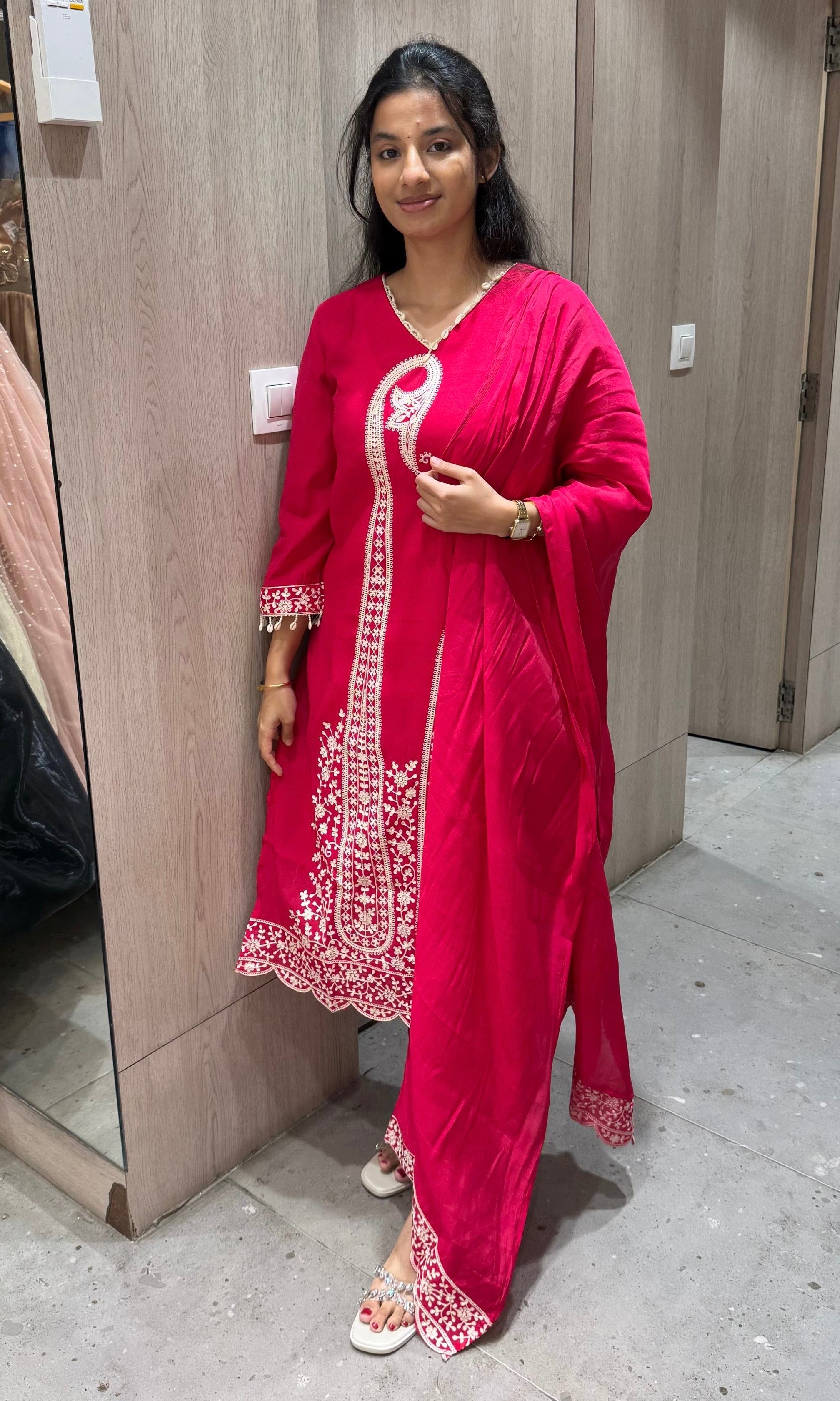 Rani pink Thread Embroidery Kurta Set