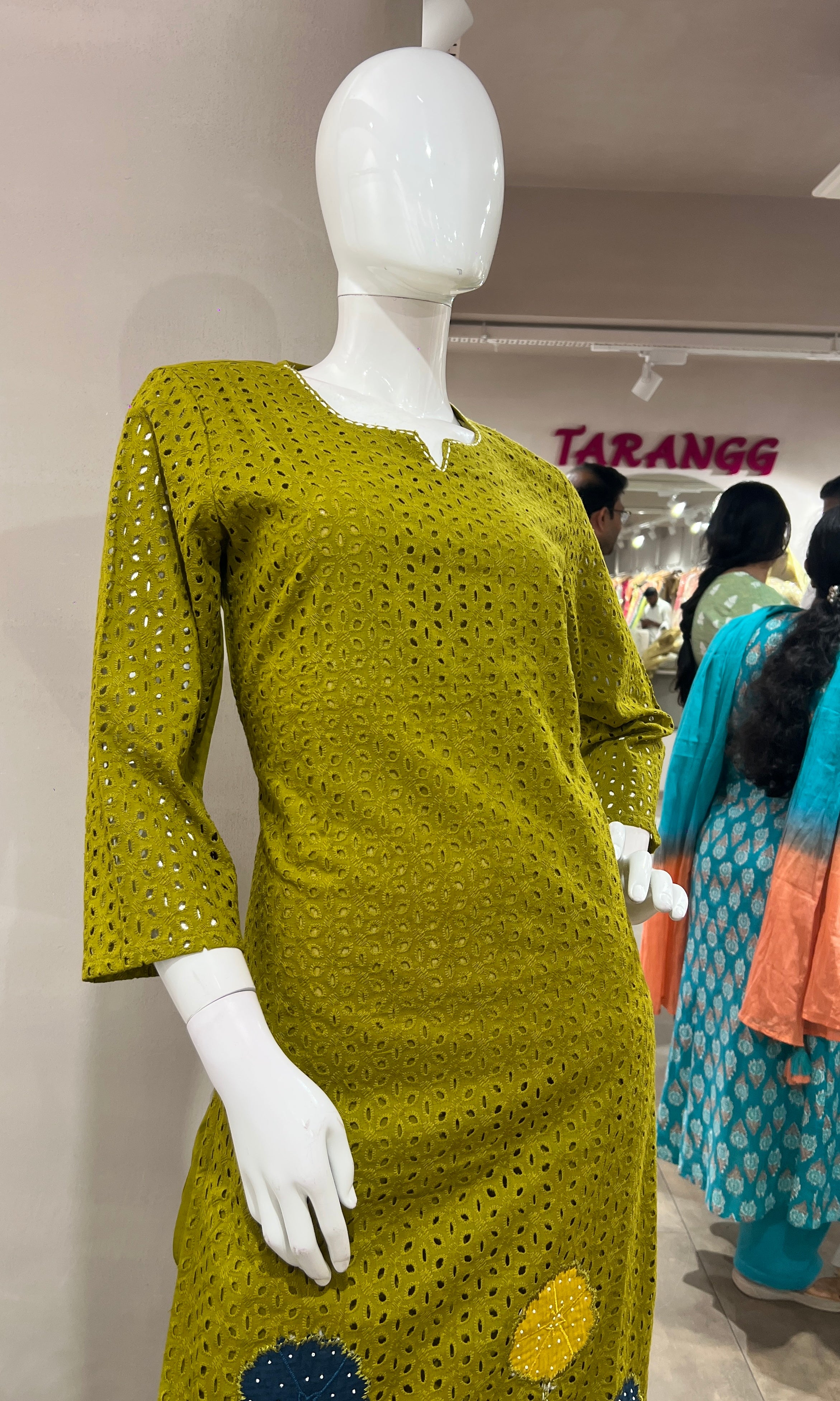 GREEN FLORAL EMBROIDERED KURTA SET