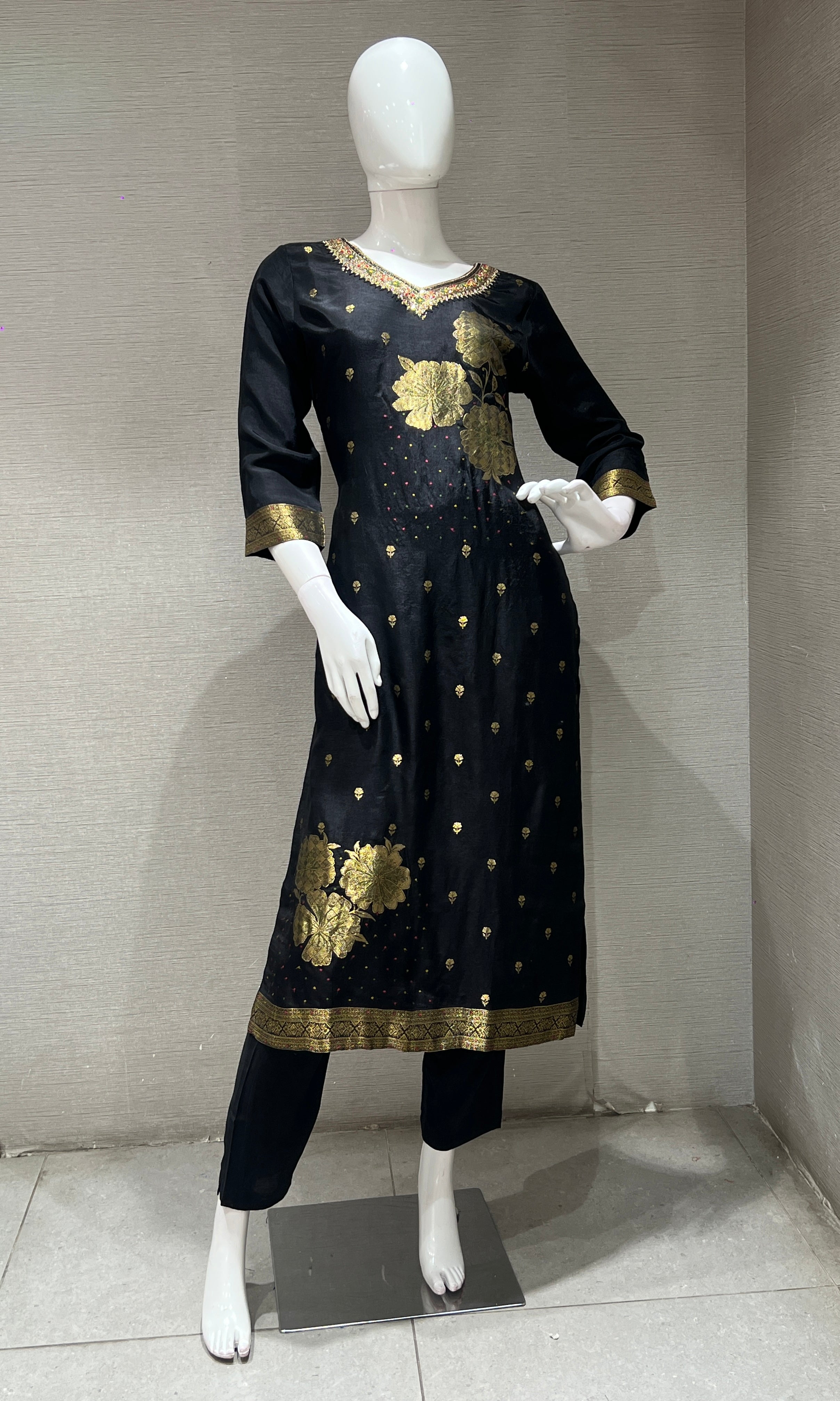 BLACK GOLDEN FLORAL KURTA SET