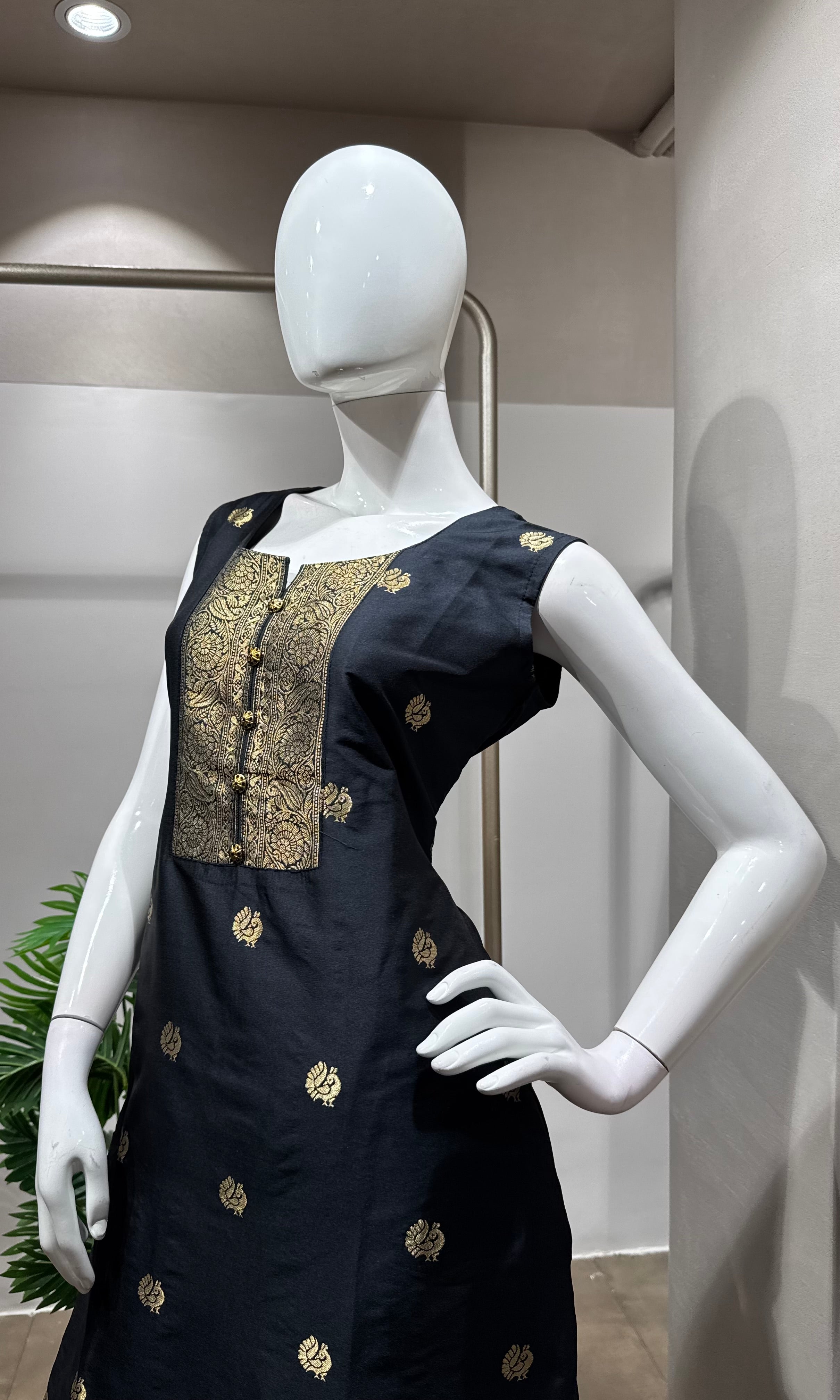 Black Embroidered Silk Kurta Set with Dupatta Black Embroidered Silk Kurta Set with Dupatta