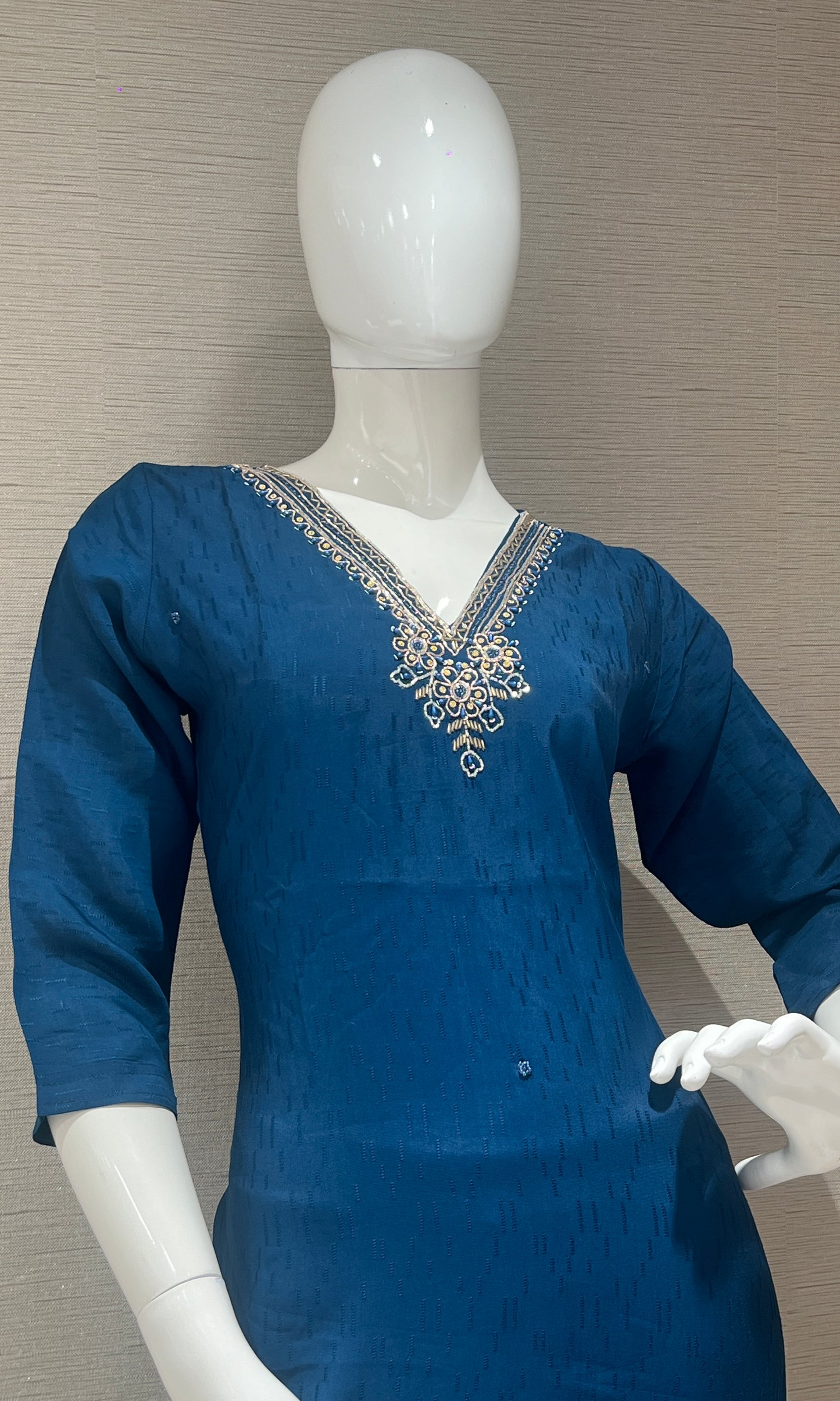 🌀Blue Kurti with neck design🌀