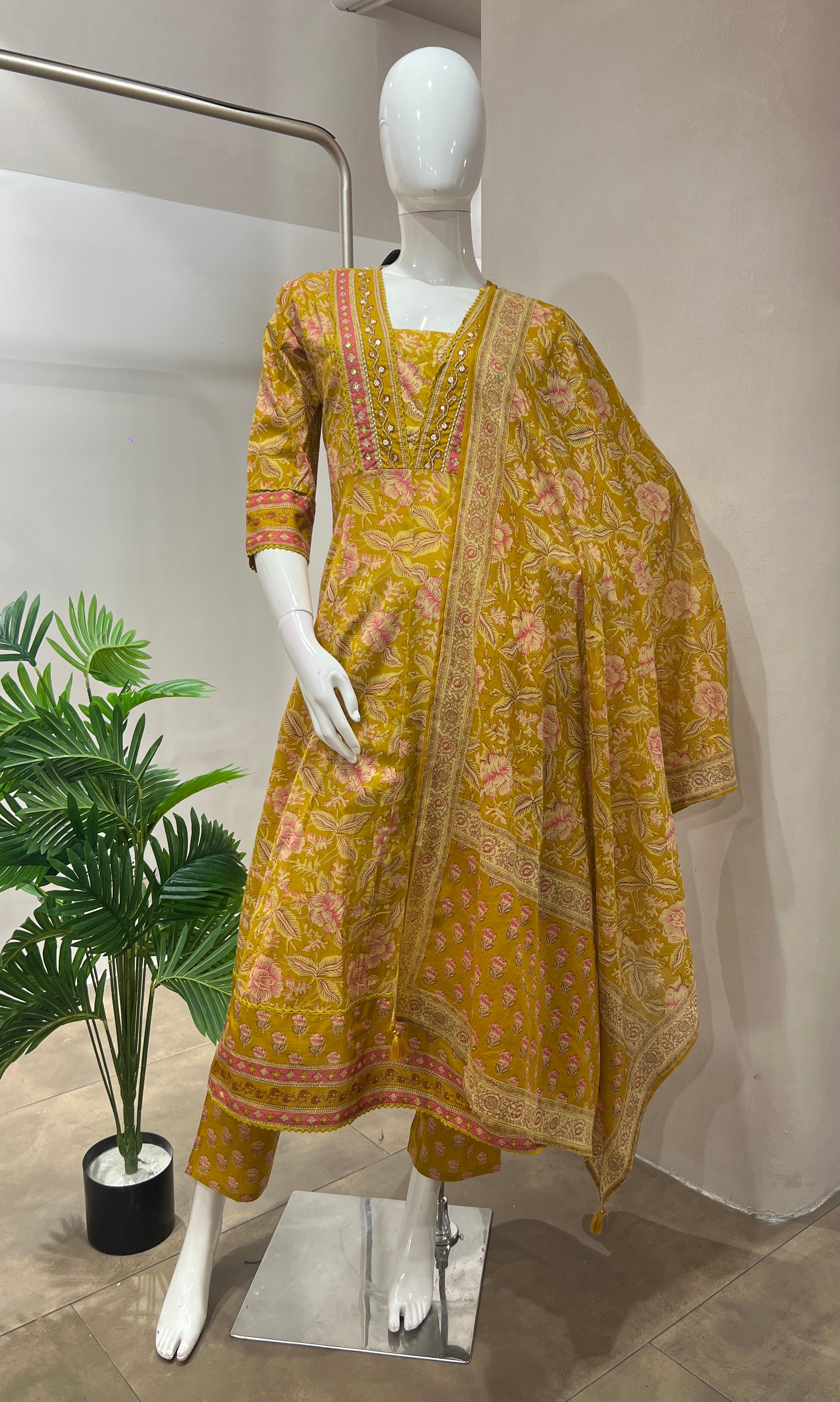 Light yellow FLORAL kurta set