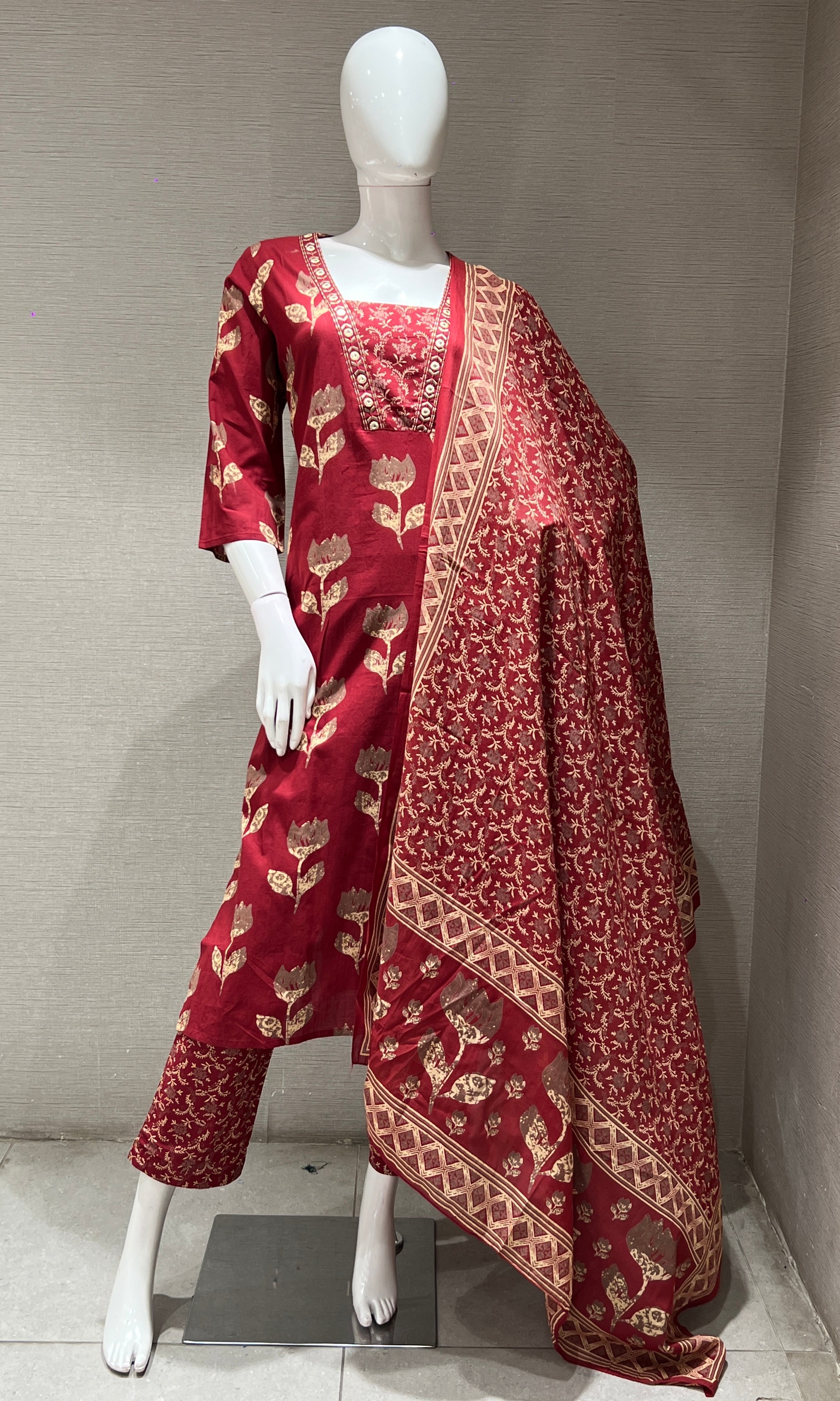 Maroon FLORAL PRINTED kurta set