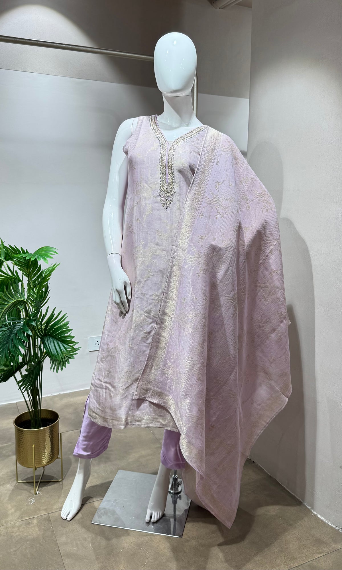 Lilac silk kurta set with gold embroidery
