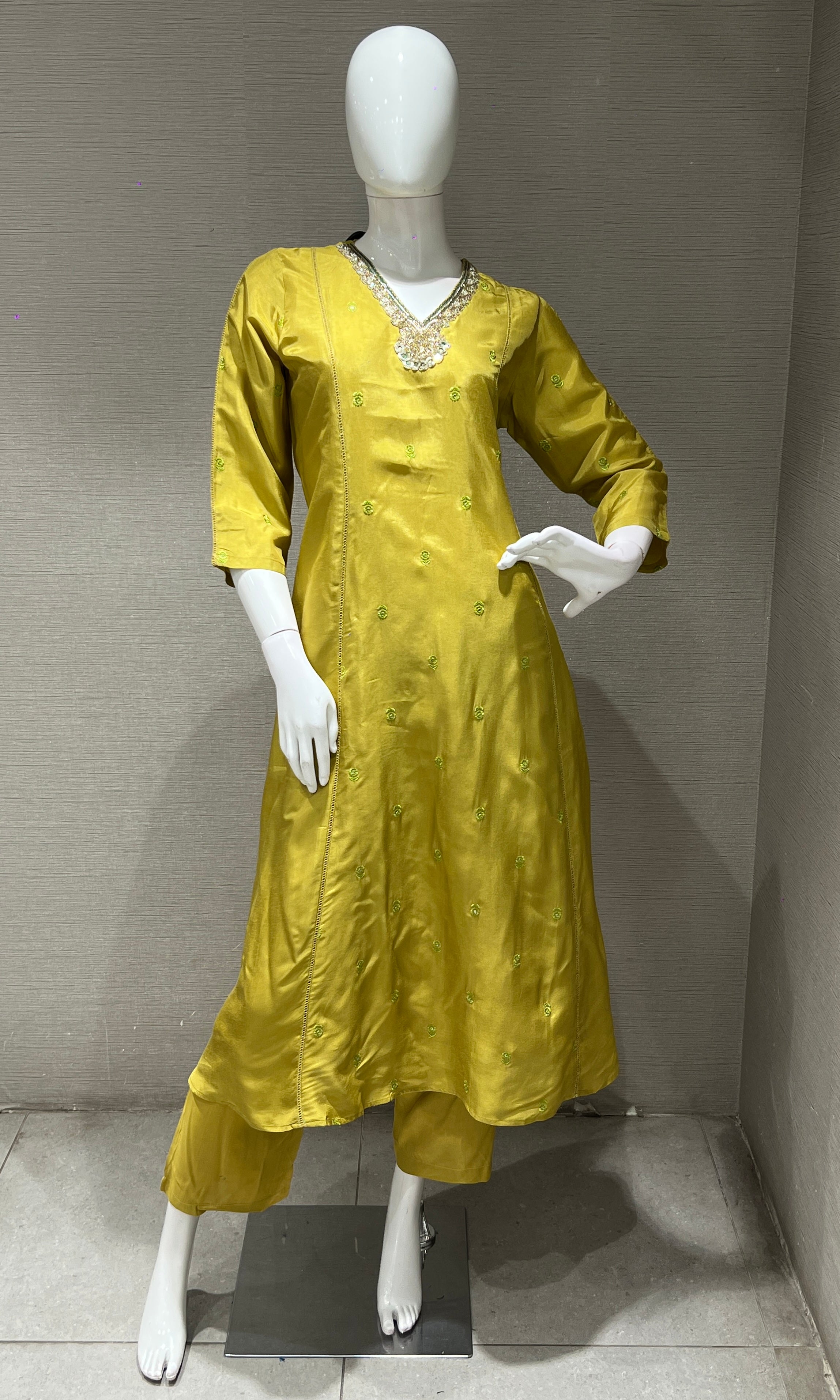 Liril kurta set WITH GREEN FLORAL DUPATTA