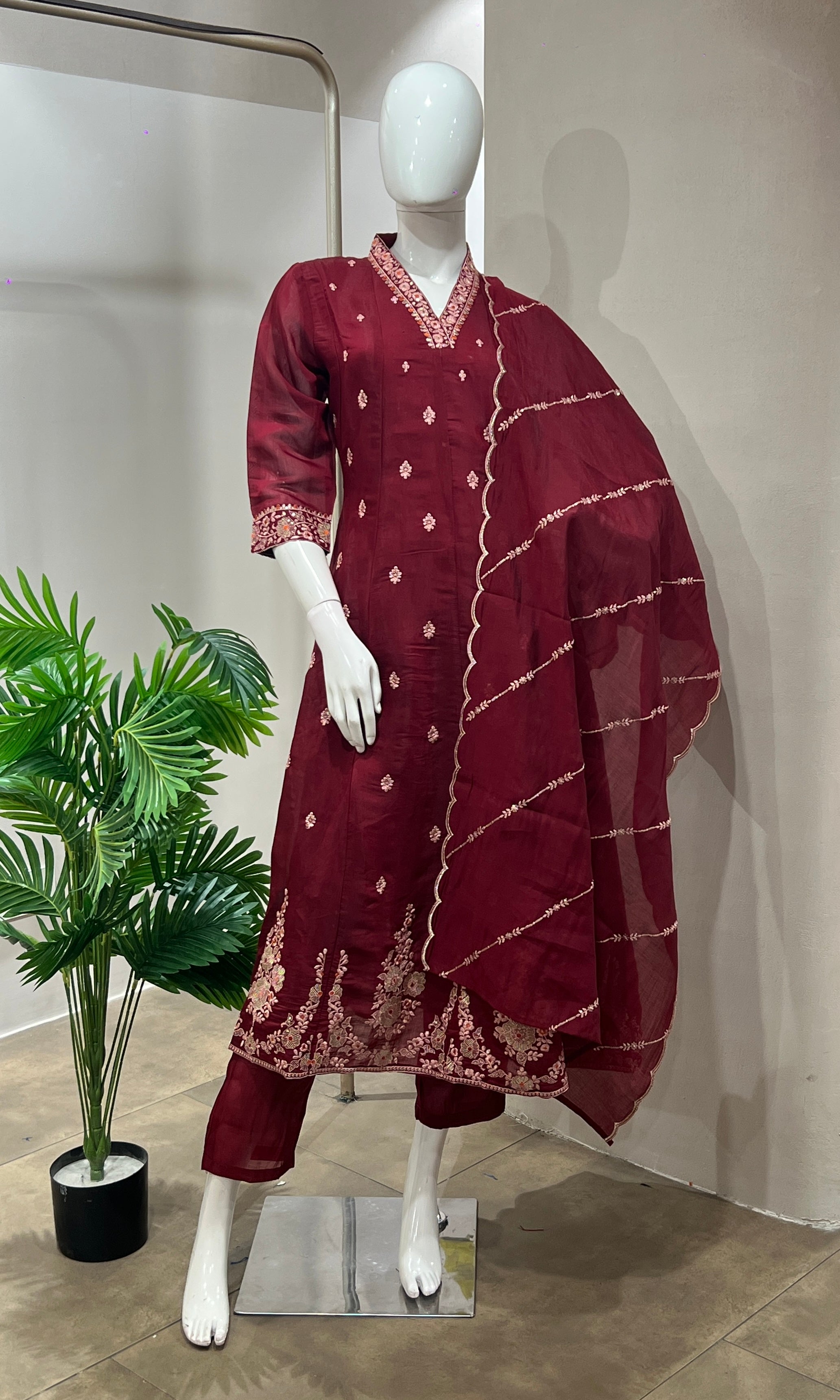 MAROON EMBROIDERED KURTA SET