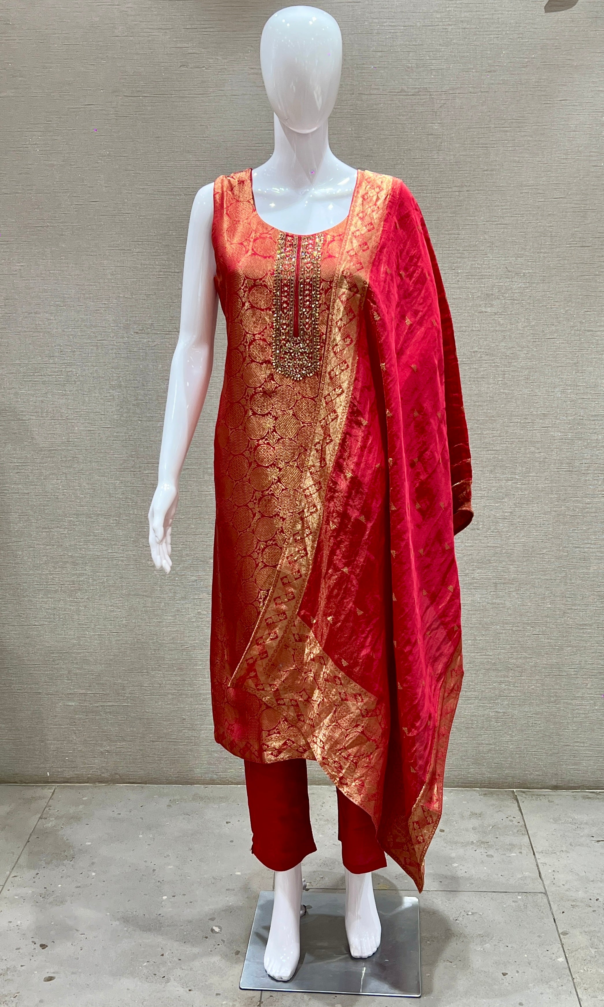 Red kurta set