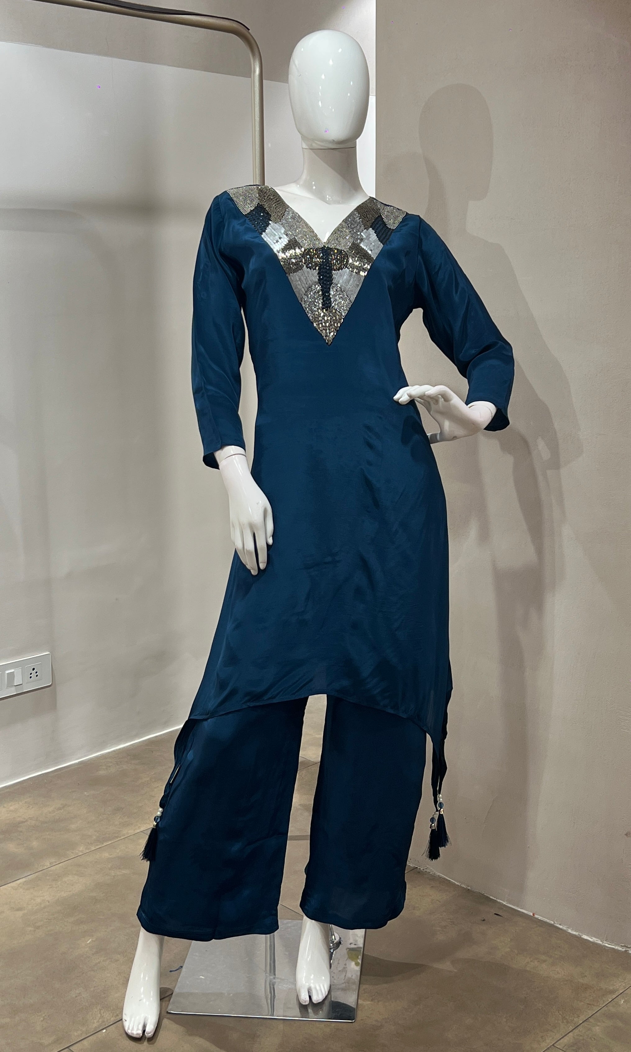 TEAL BLUE ELEGANT V NECK CORD SET