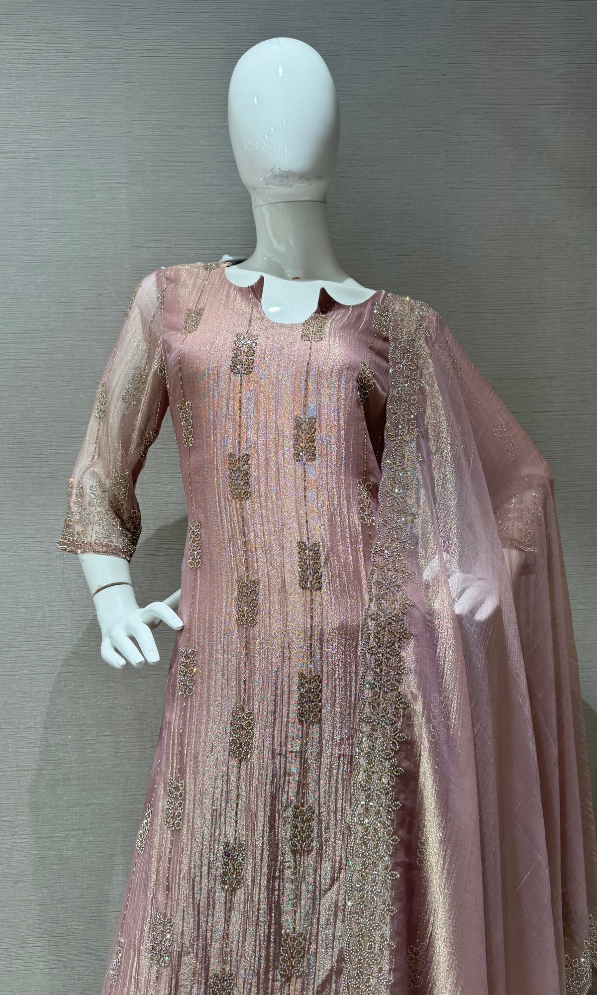 Onion pink Tissue silk embroidered kurta set with dupatta