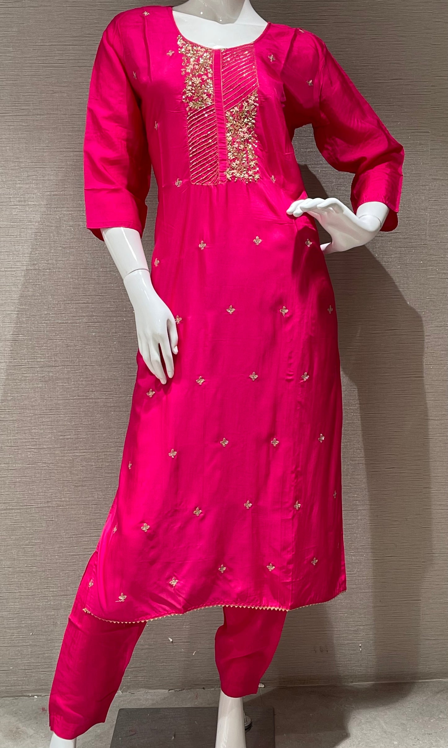 🎀Pink colour kurta set with dupatta 🌺