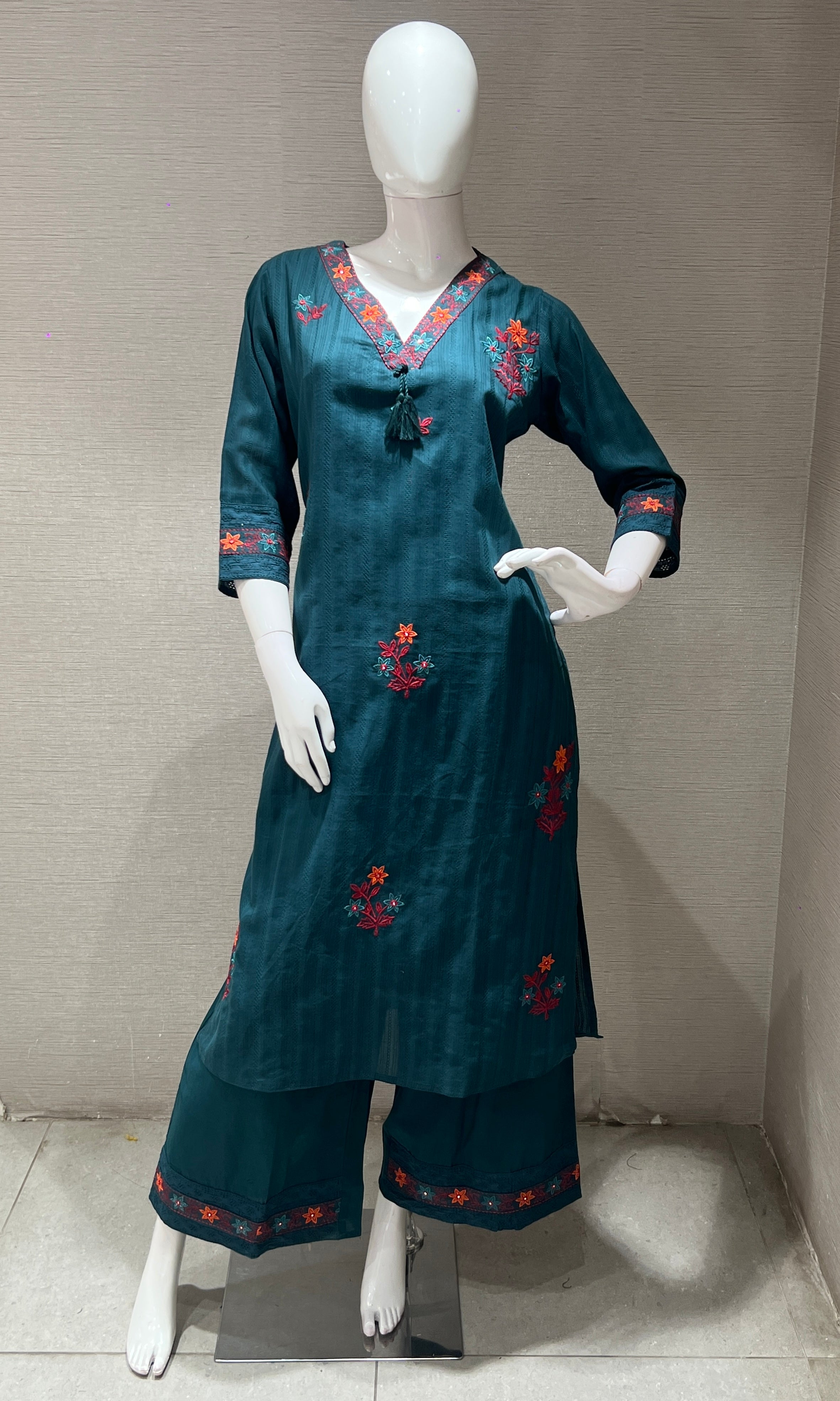 Green FLORAL EMBROIDERED kurta set