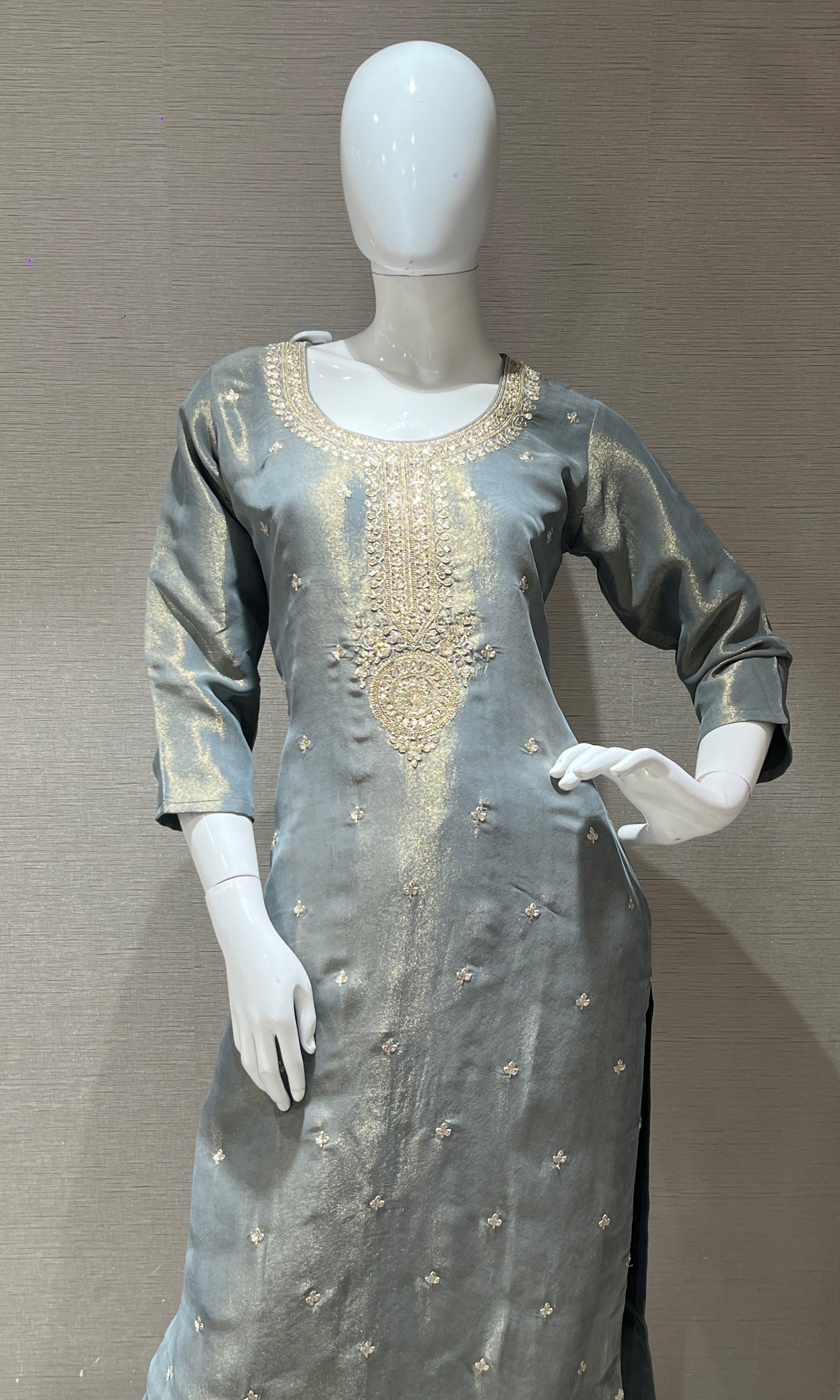 Grey shimmer slik kurta set