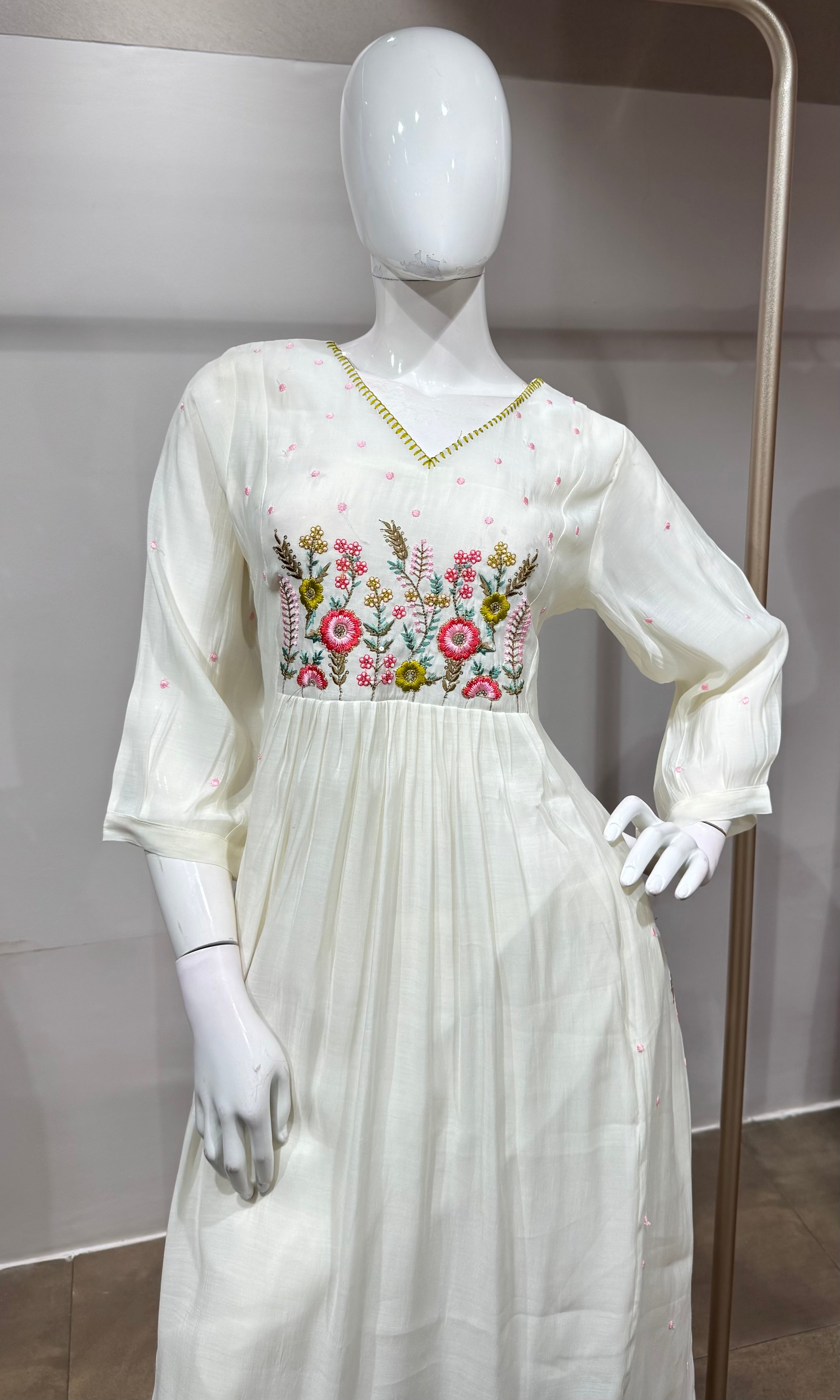 Cream Mul Chanderi embroidered kurta set
