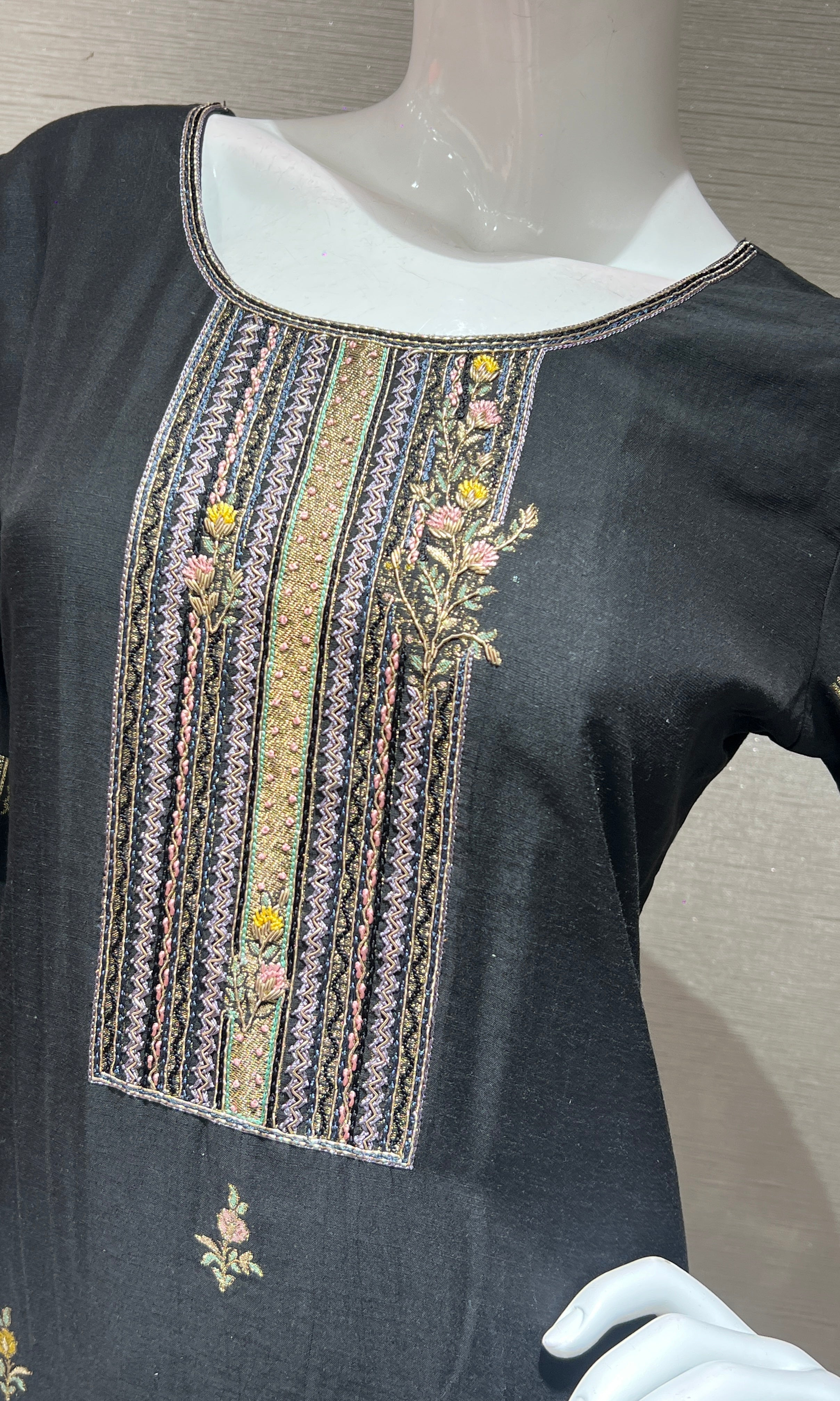 BLACK EMBROIDERED KURTA SET WITH DUPATTA