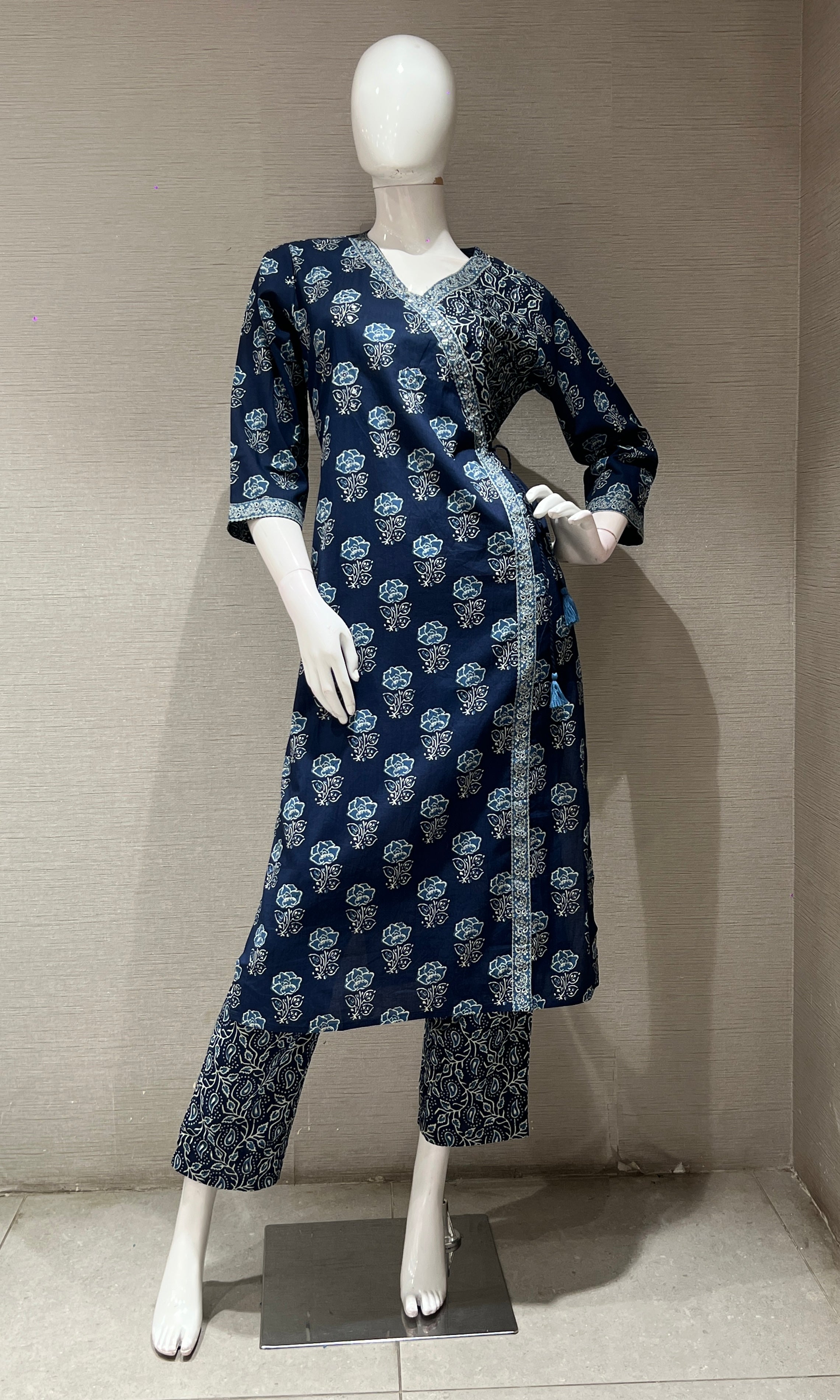 Navy blue FLORAL MOTIF kurta set