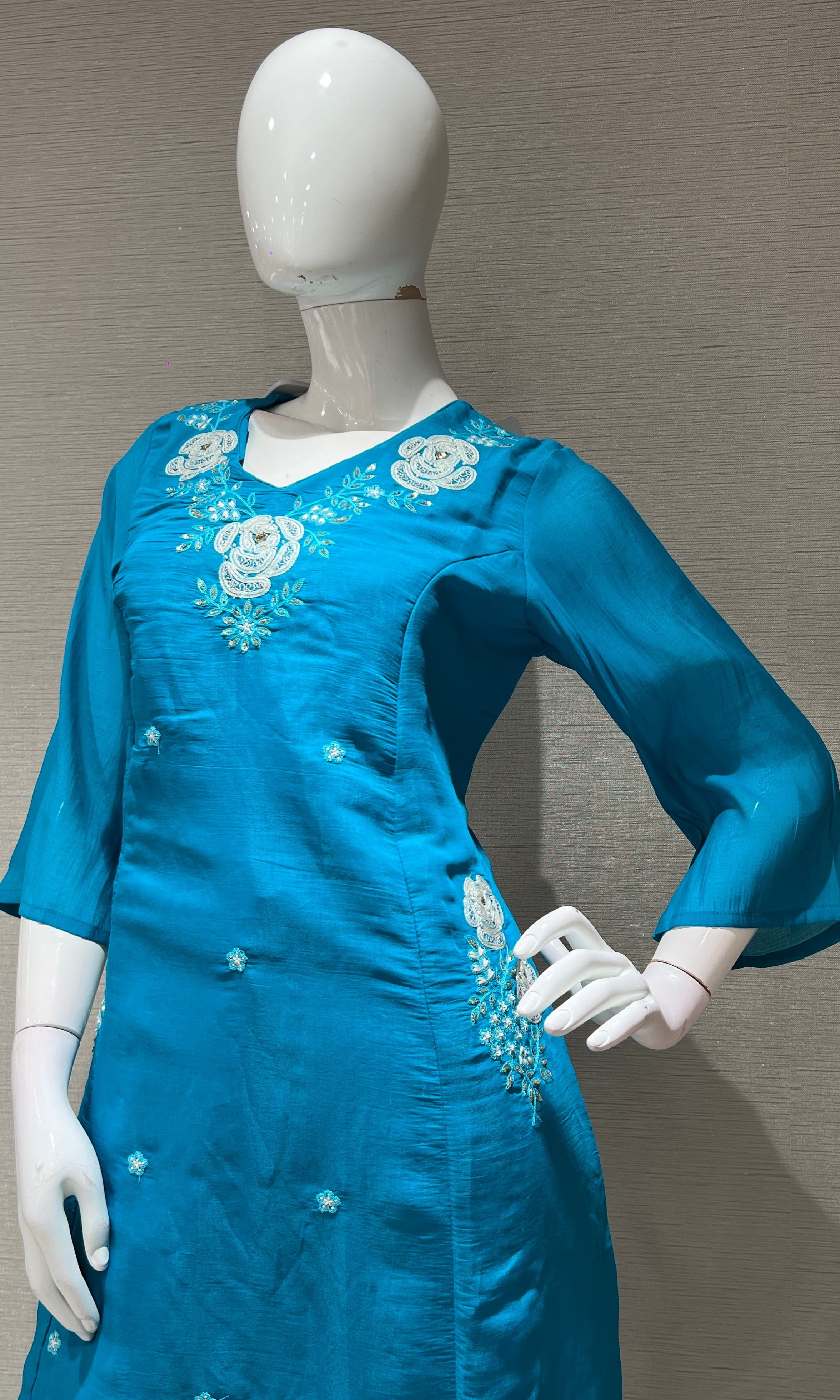 Rama blue floral neckline kurta set
