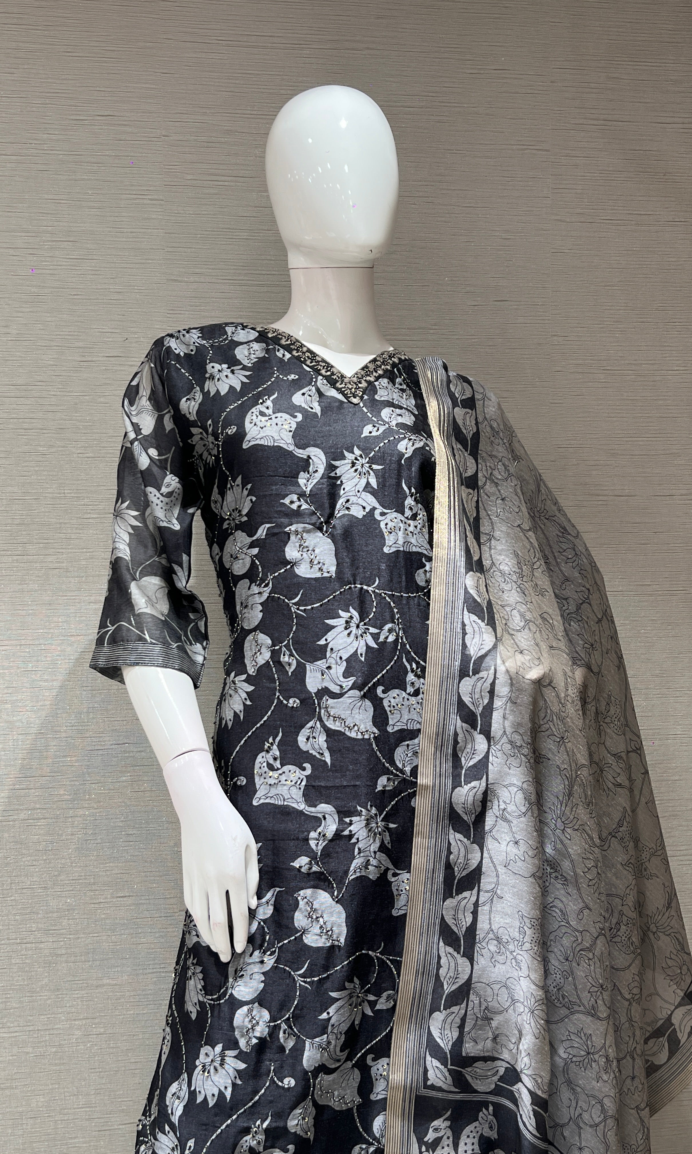 Black FLORAL PRINT KURTA SET
