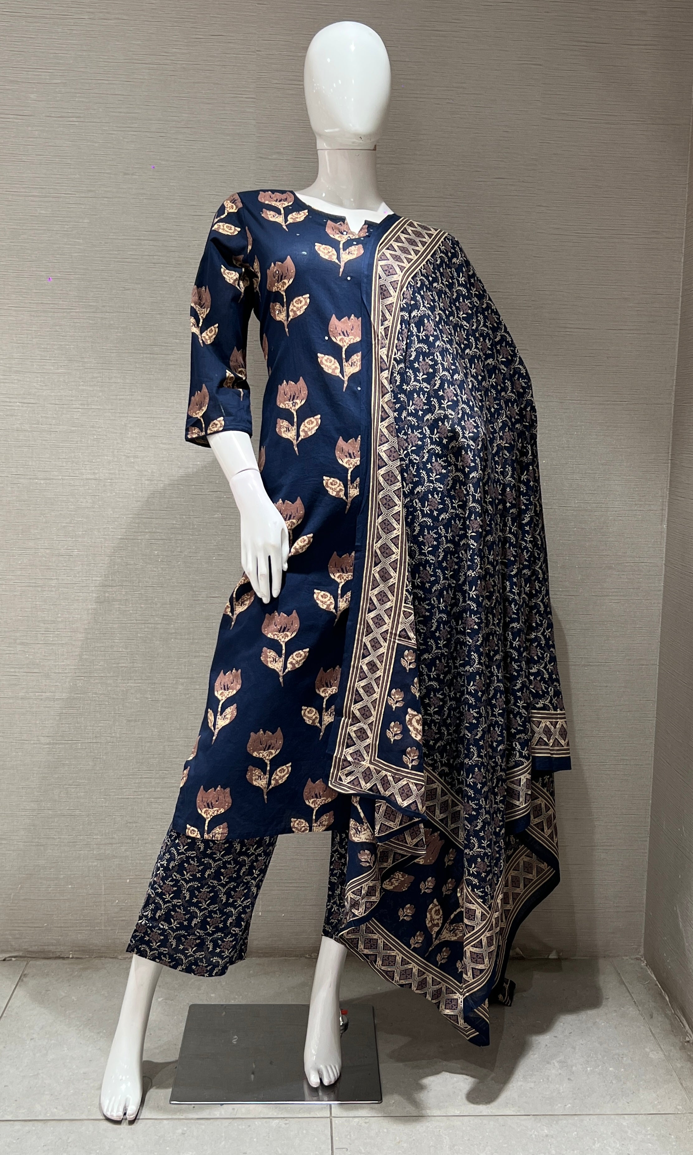 Blue FLORAL MOTIF kurta set