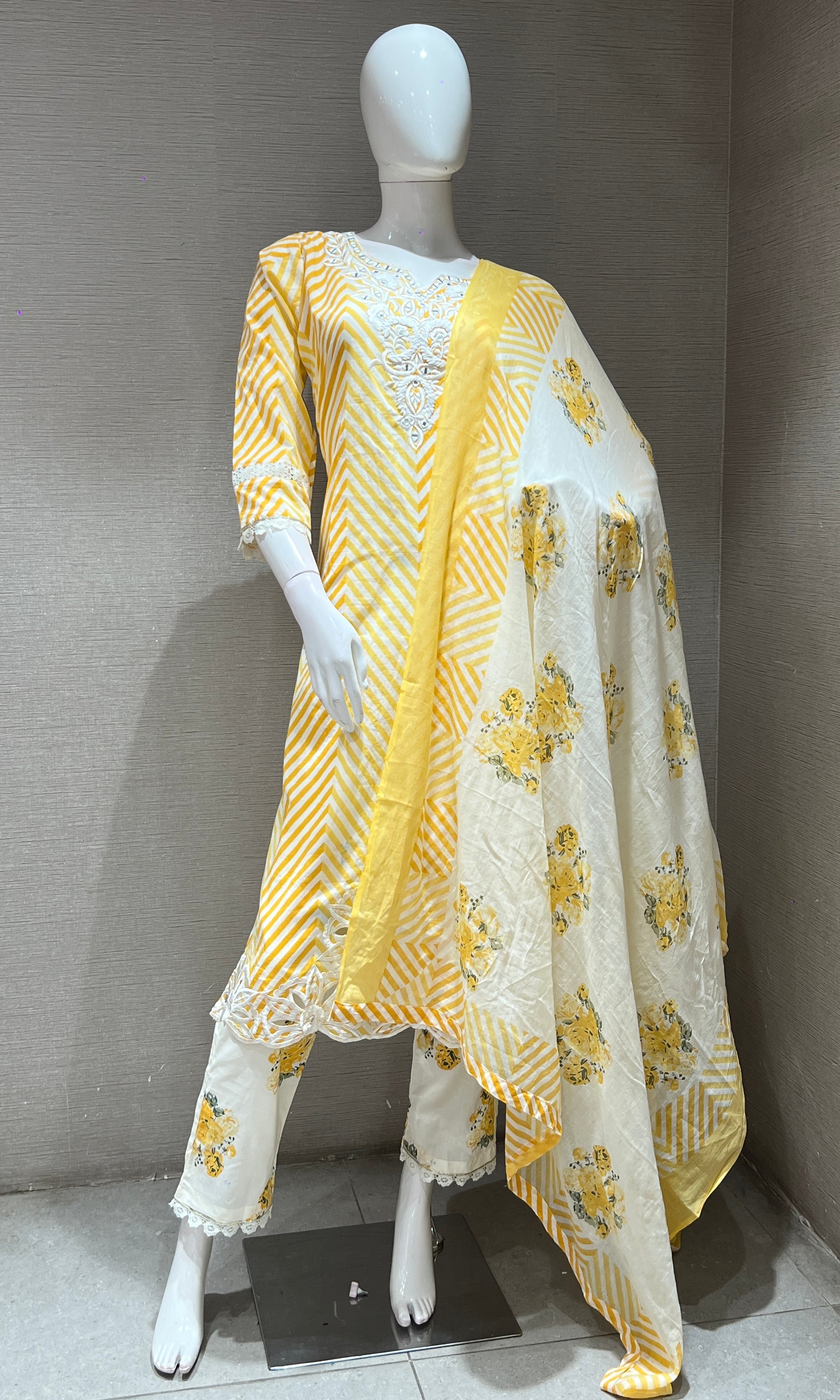 YELLOW LEHARIYA ZIG ZAG PRINT KURTA SET