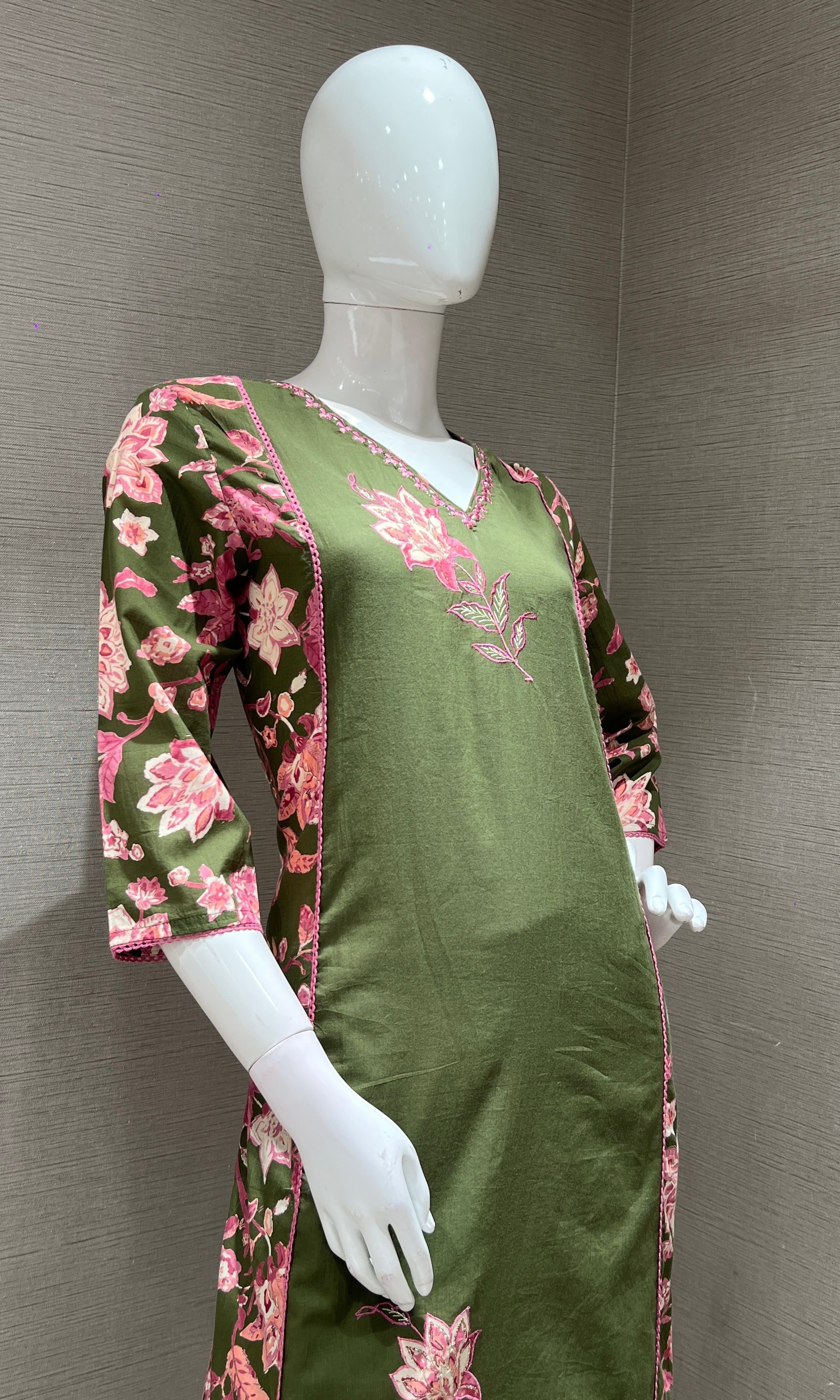 MEHANDI GREEN FLORAL PRINTED KURTA SET