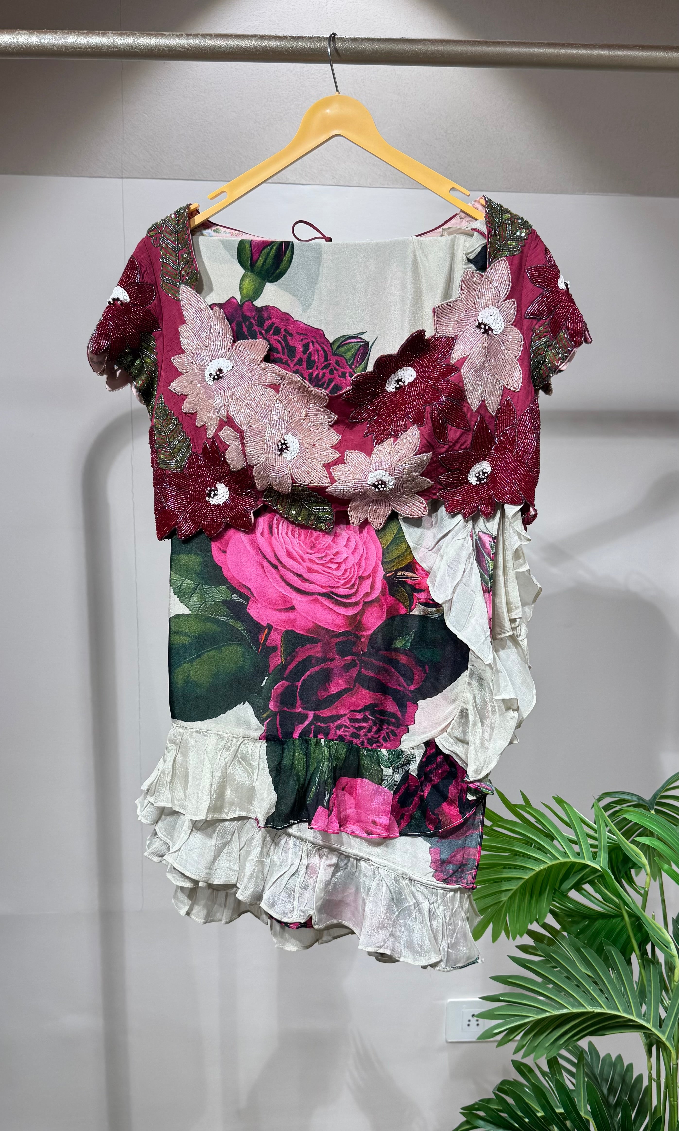 Cream modern saree floral print & layers