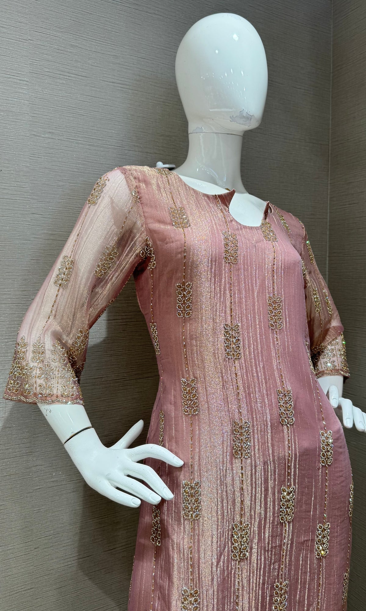 Onion pink Tissue silk embroidered kurta set with dupatta