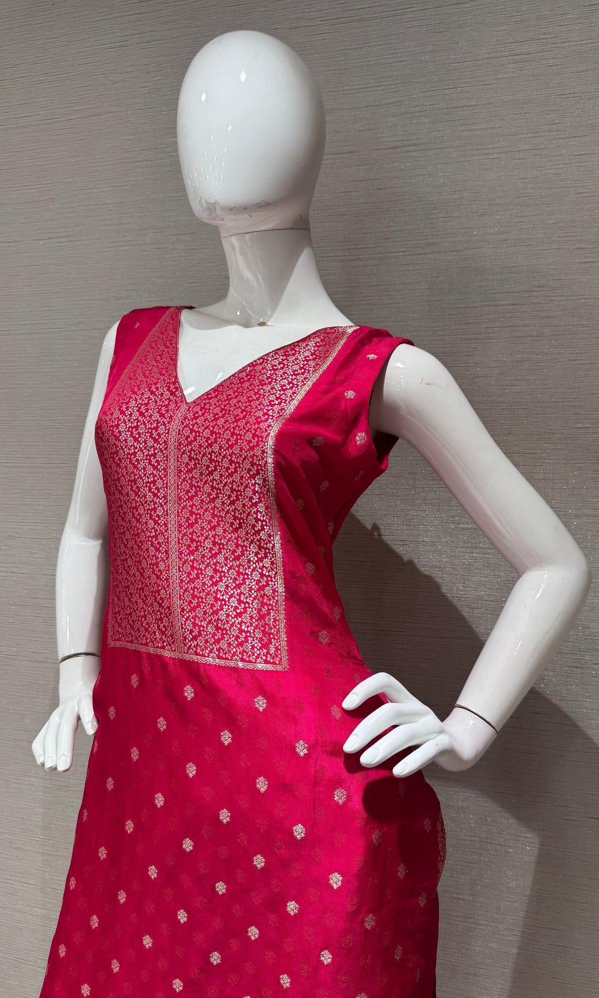 Pink Banarasi silk Kurta set with Golden Border dupatta