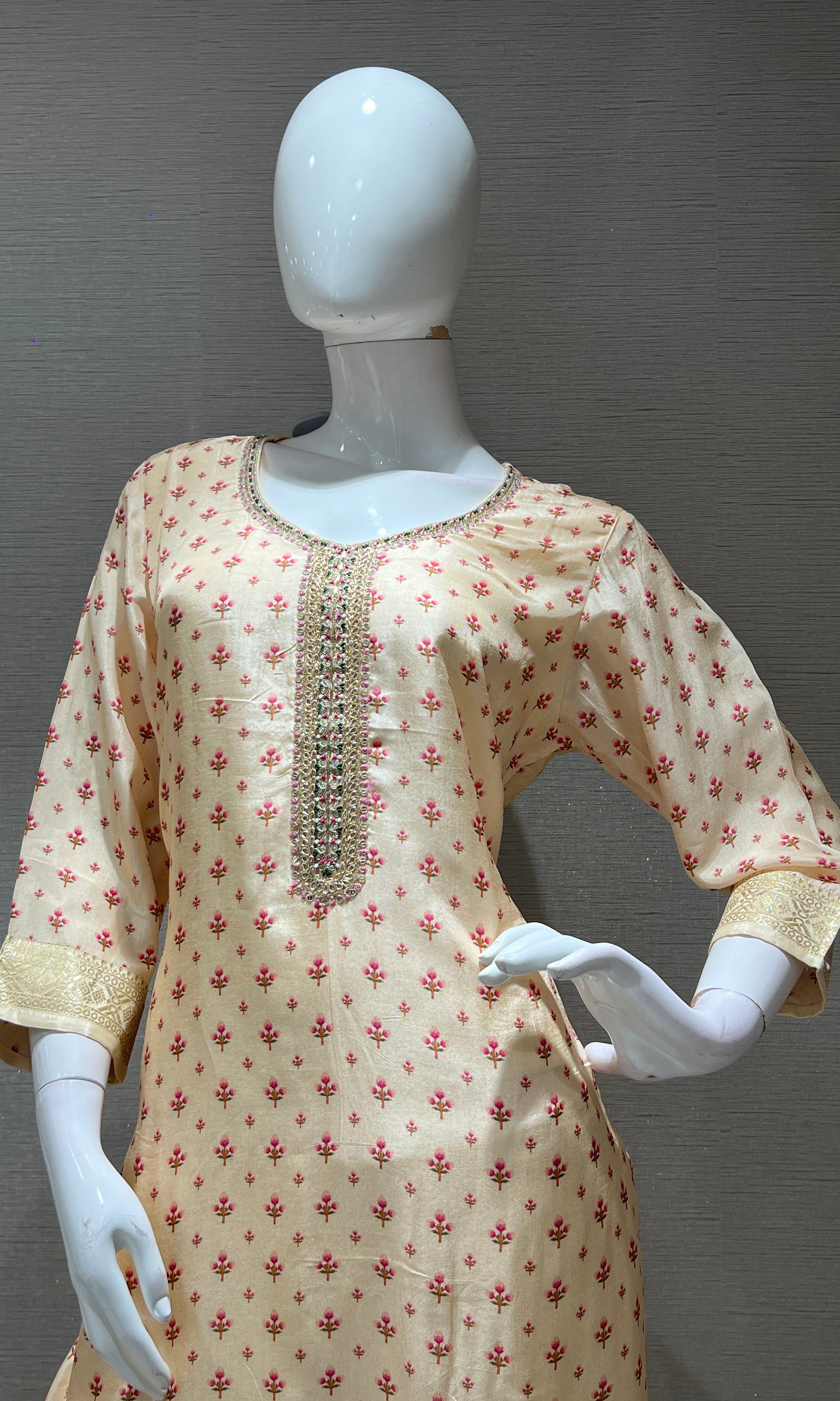 IVORY EMBROIDERED KURTA SET WITH FLORAL DUPATTA