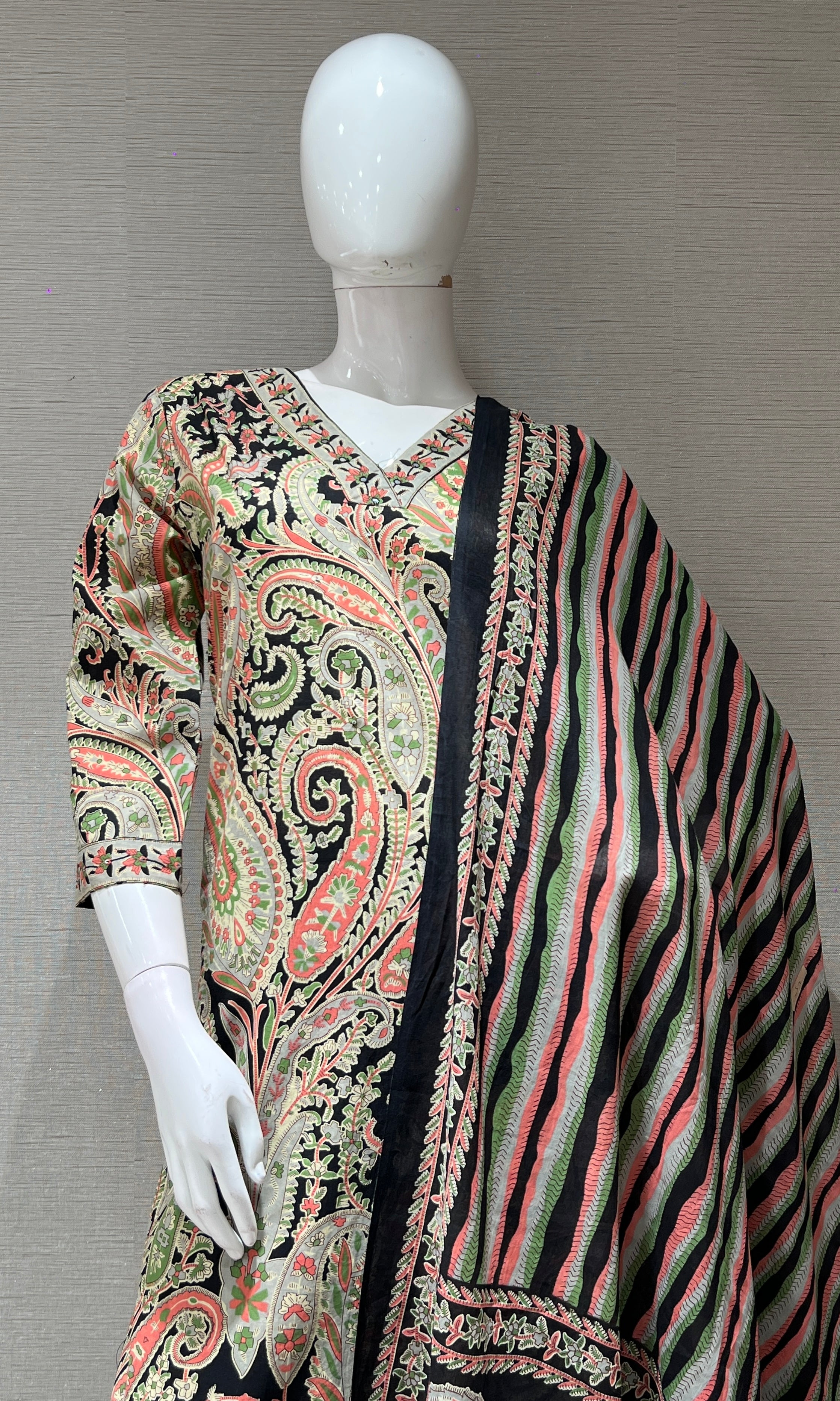 Black kurta set WITH STRIPED DUPATTA