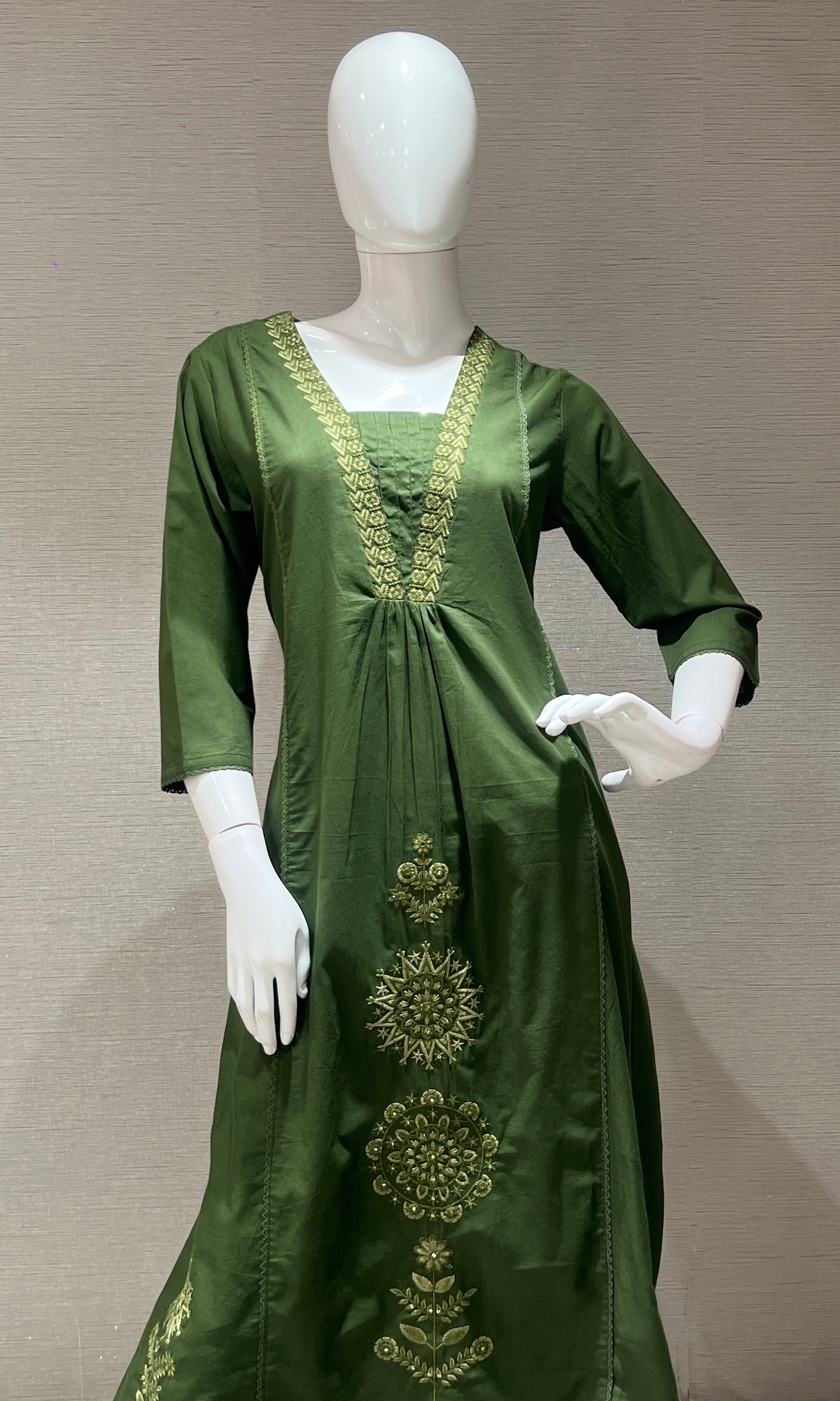 Green EMBROIDERED kurta set WITH DUPATTA