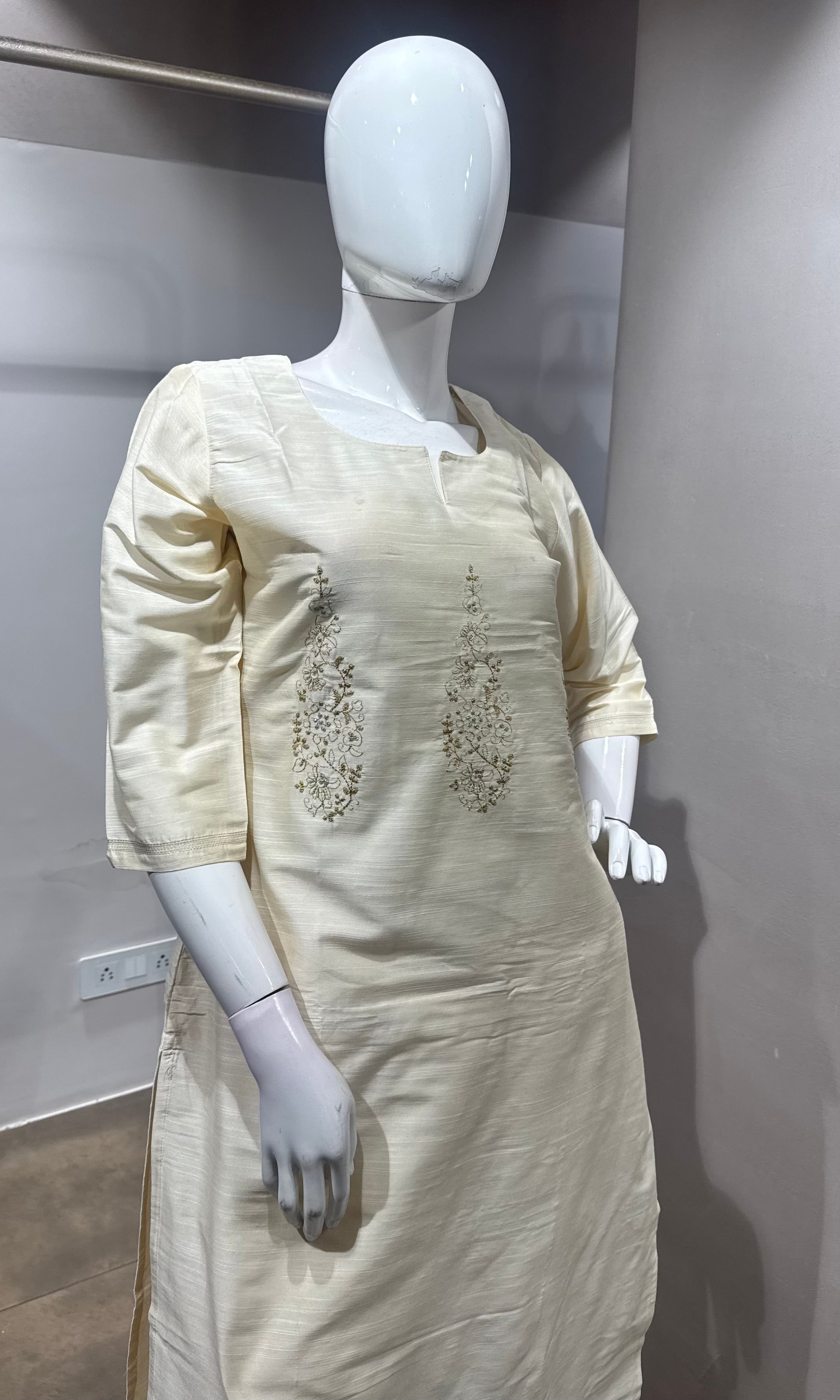 Cream Elegance Embroidered Chanderi Silk Kurta Set