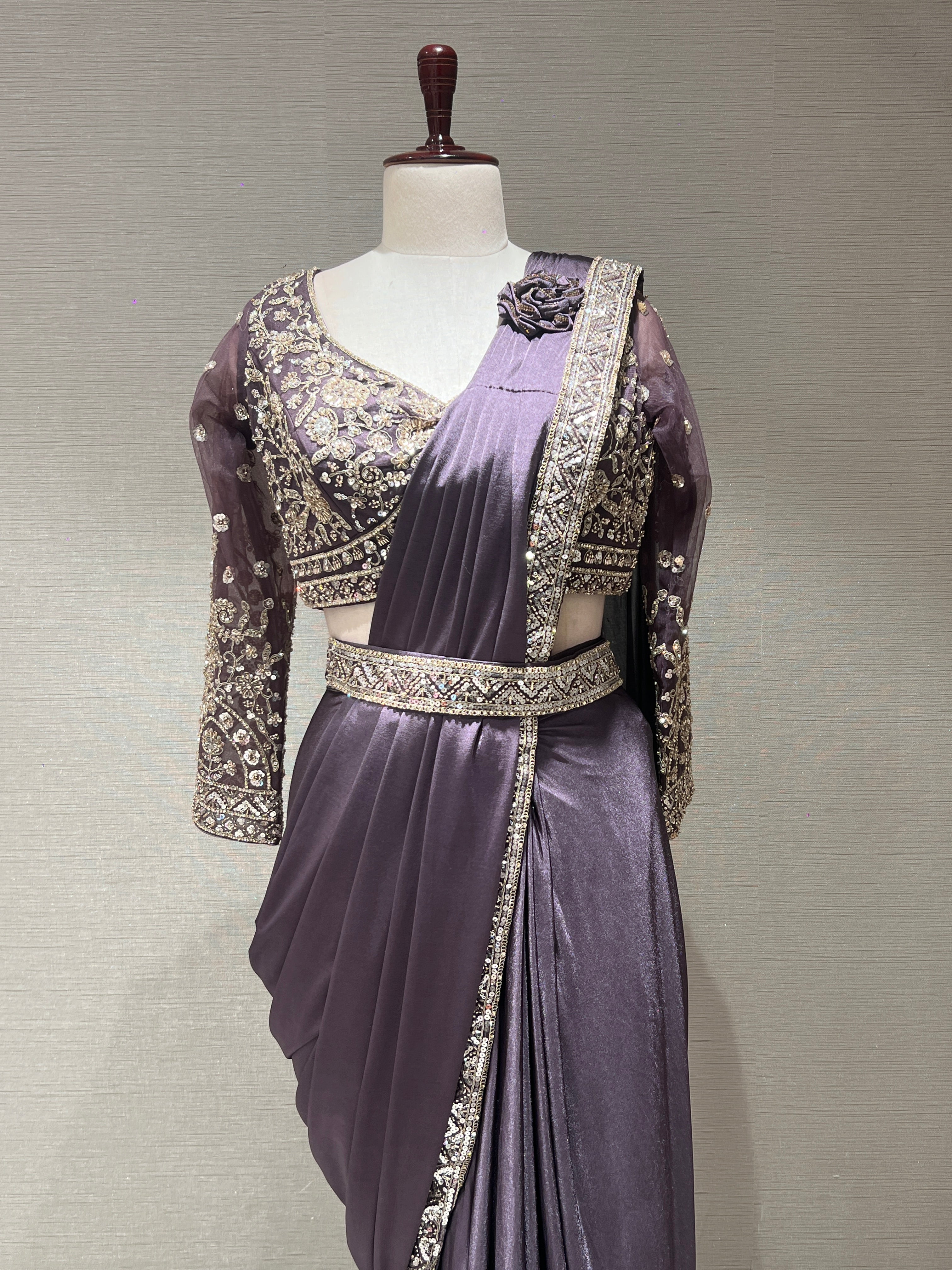 Light wine drape saree WITH BLOUSE AND BELT