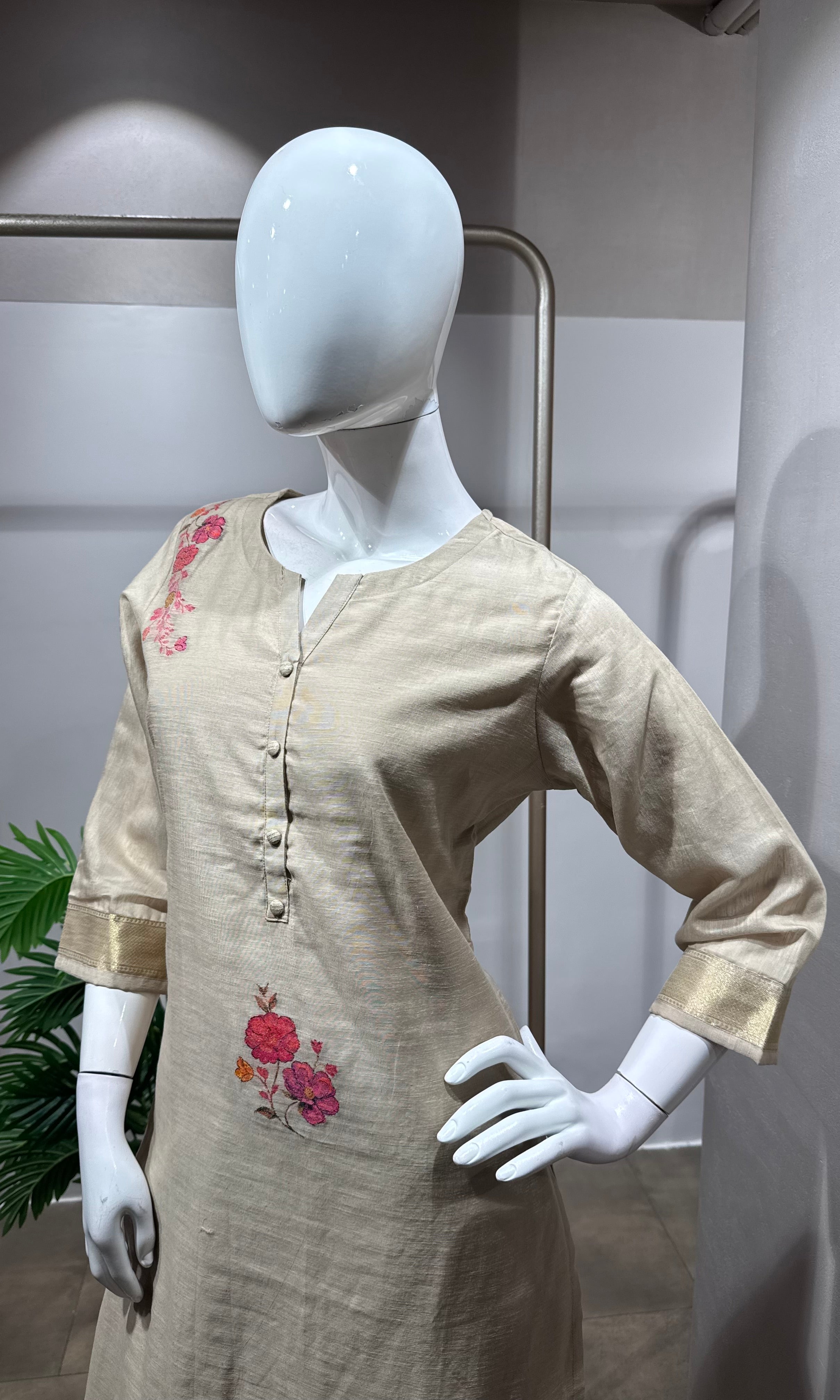 Cream floral motif printed kurta set